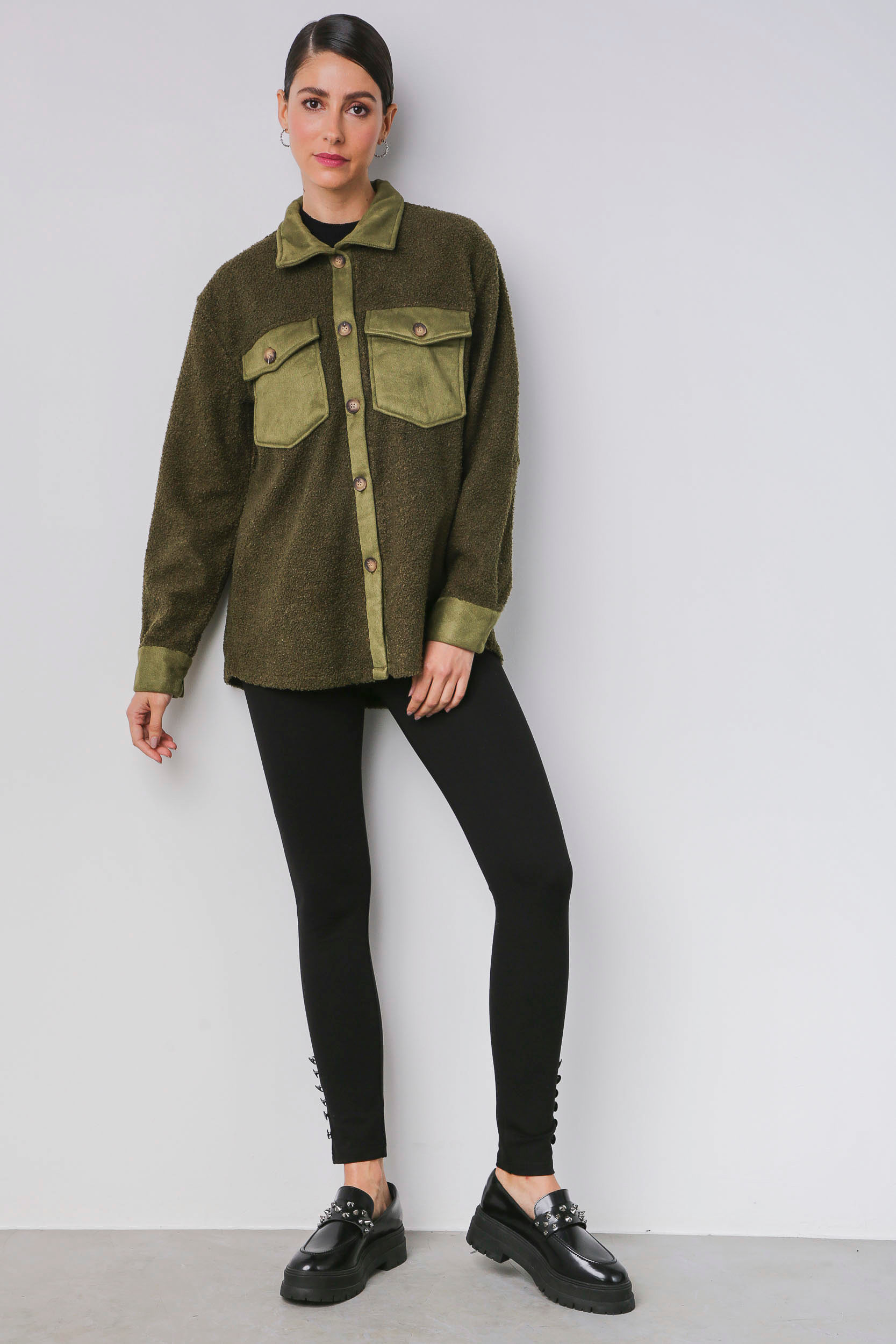 Camisa Oversized Carneirinho VERDE OLIVA Camisa Oversized Carneirinho VERDE OLIVA