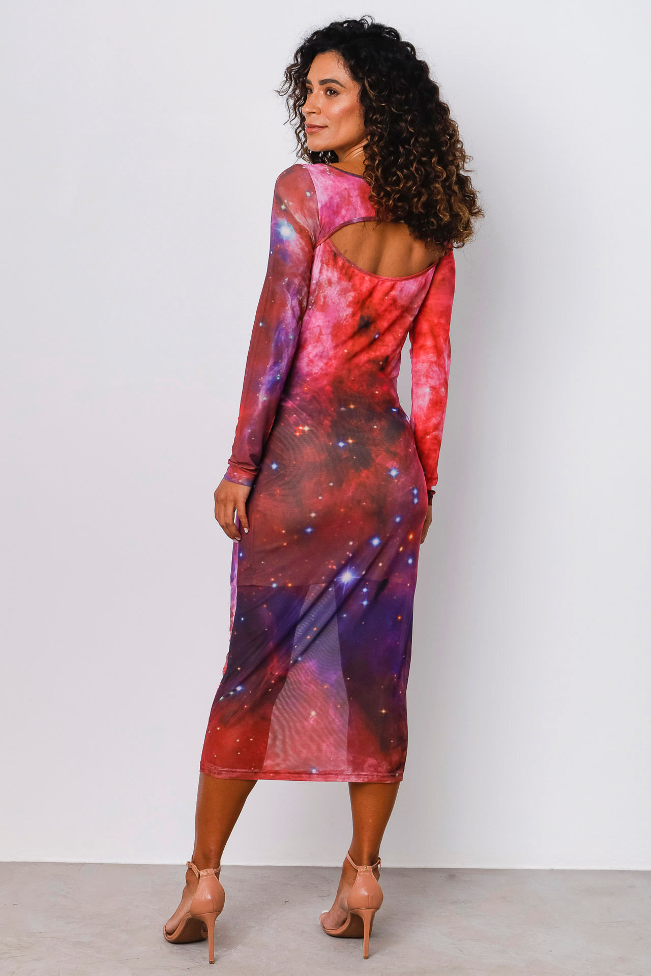 9034095 - Vestido Mídi Tule Estampa Galáxia  ROXO 