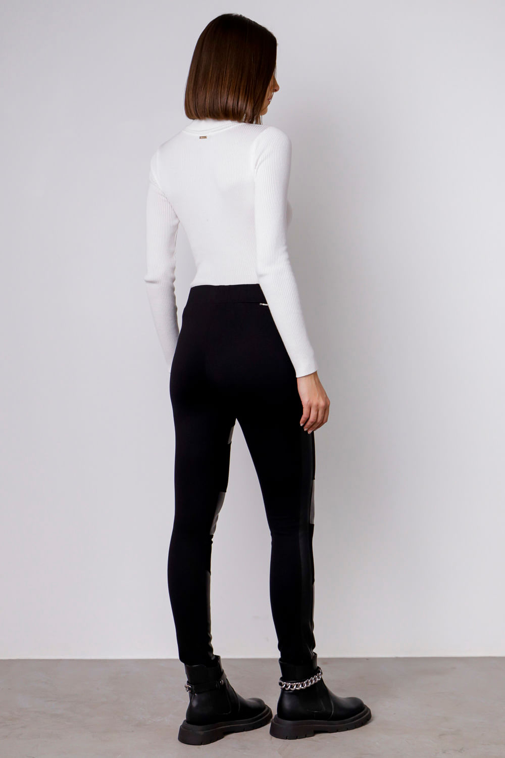 9034012 - Calça Montaria Recortes Pu PRETO