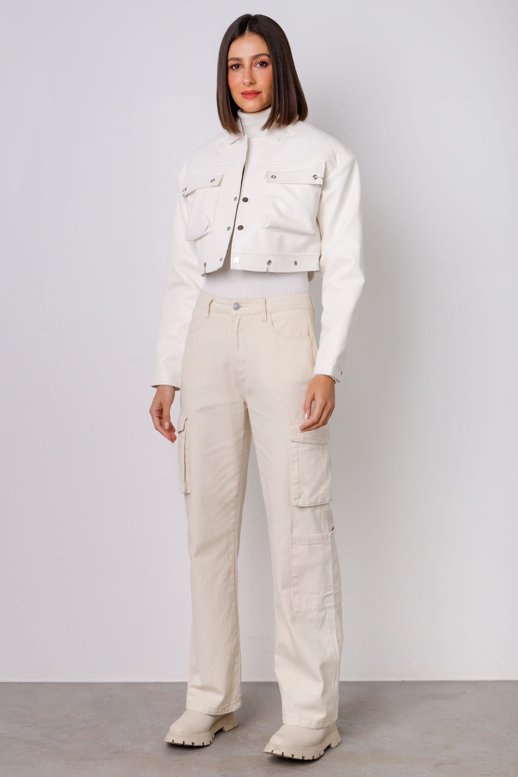 Jaqueta Cropped Argolas Pu OFF-WHITE Jaqueta Cropped Argolas Pu OFF-WHITE