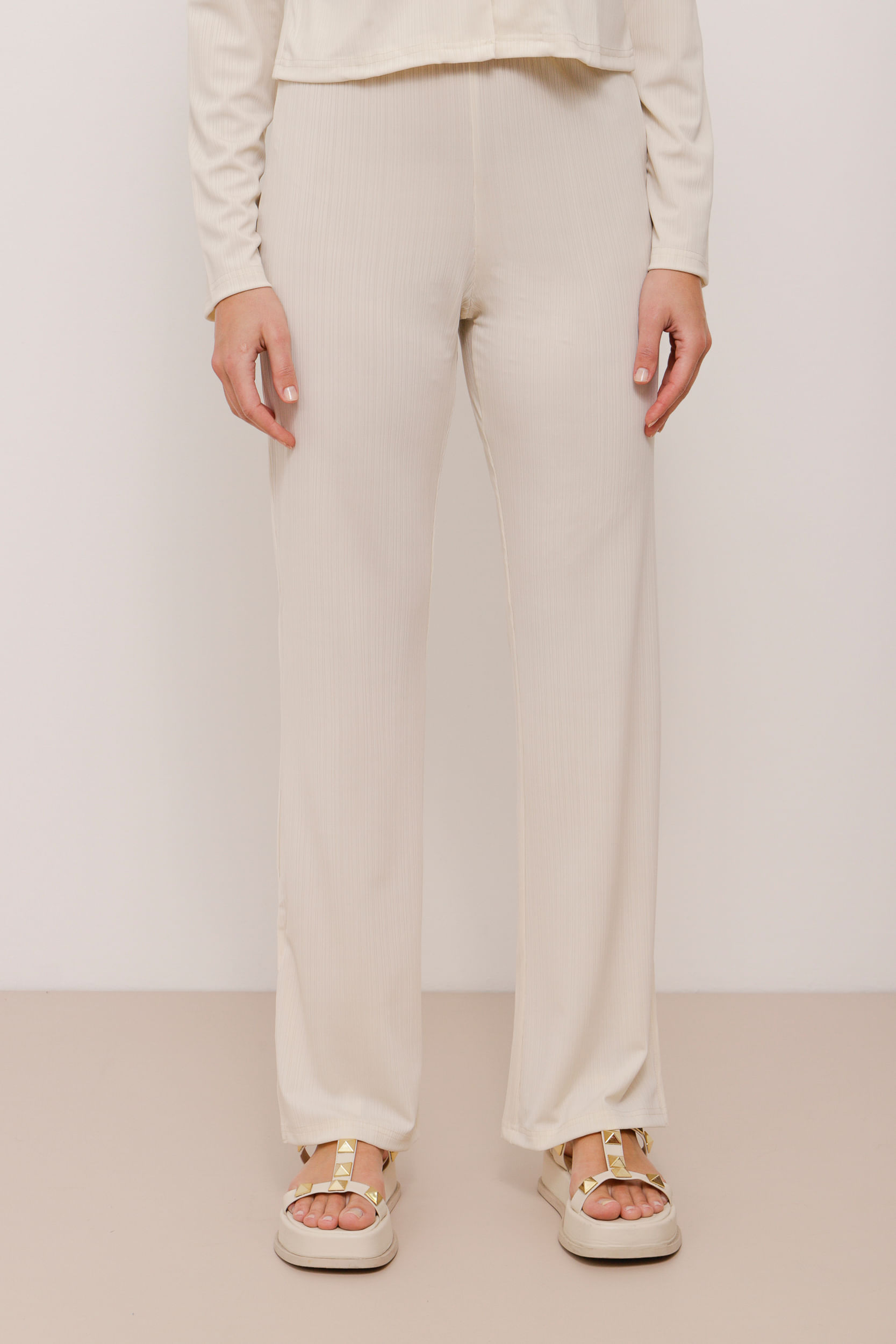 Calça Malha Plissê Comfy AREIA Calça Malha Plissê Comfy AREIA