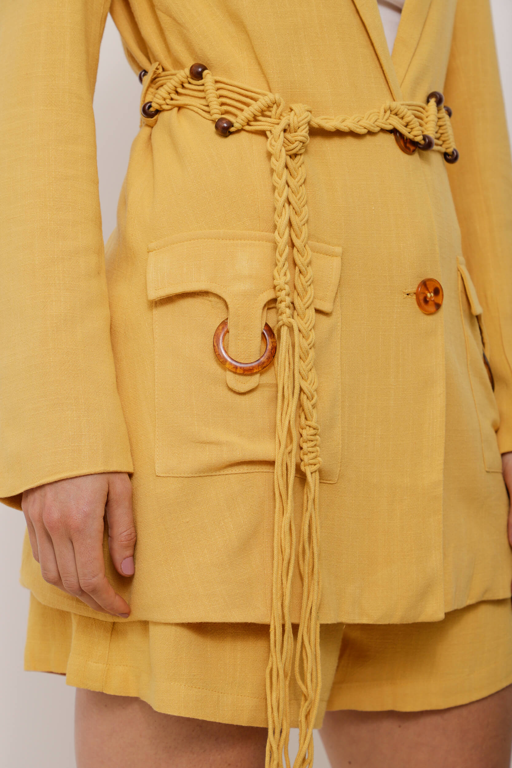 Blazer Viscolinho Utilitário Com Cinto AMARELO Blazer Viscolinho Utilitário Com Cinto AMARELO