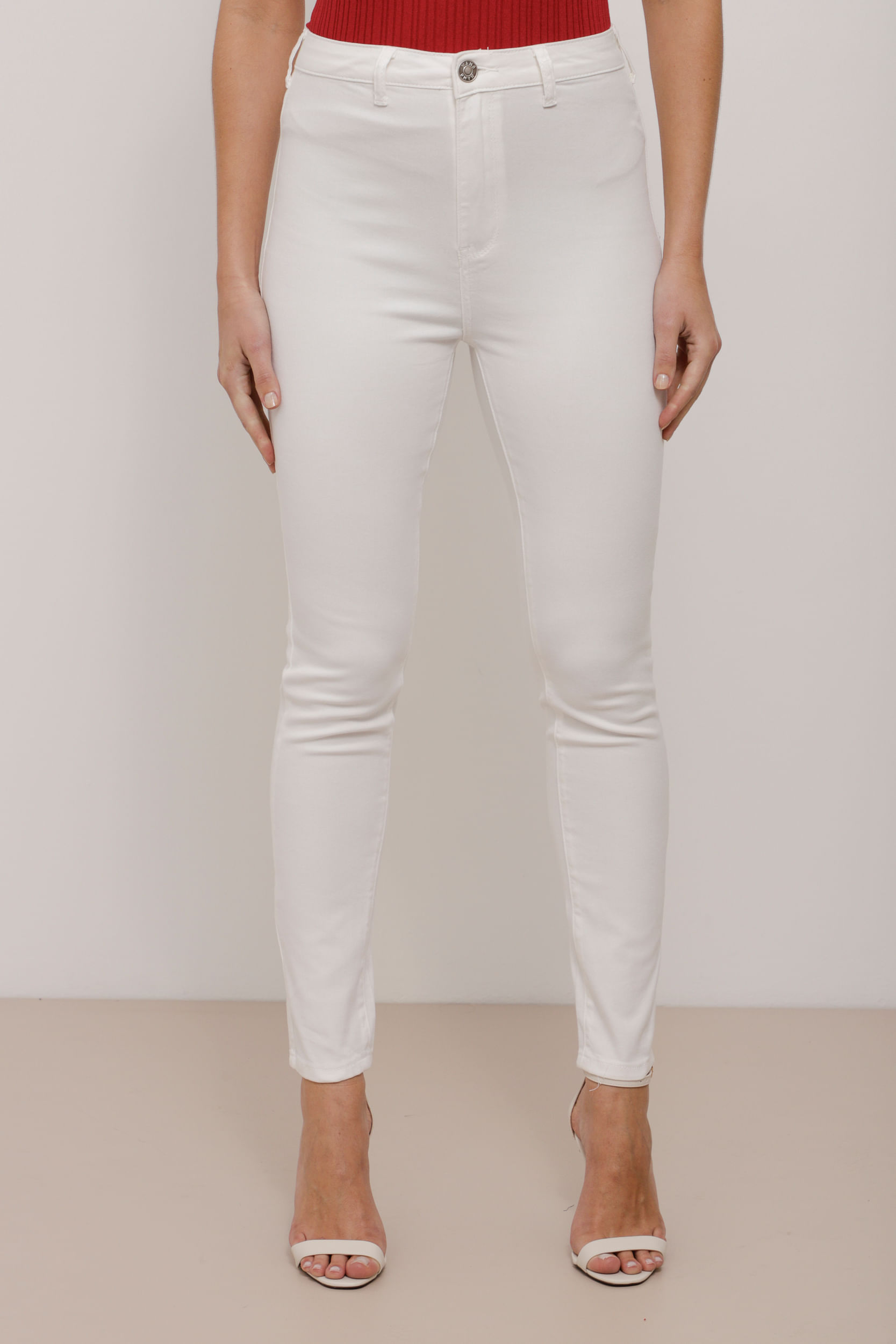 9033773 - Calça Sarja Skinny Basic                BRANCO