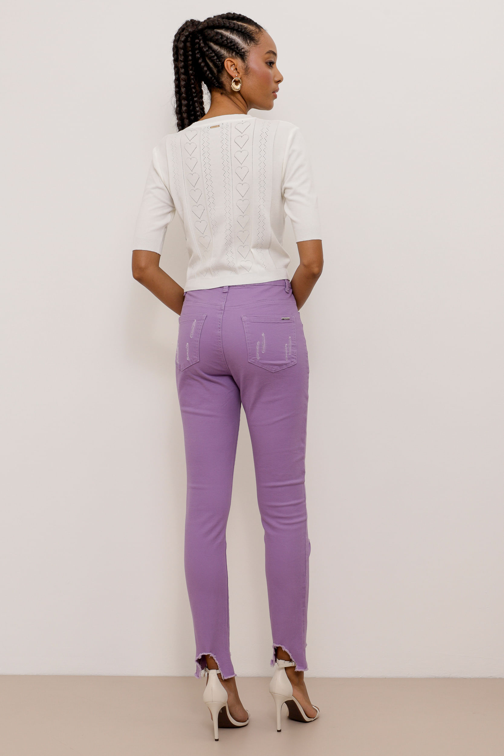 9033772 - Calça Skinny Sarja Puídos Recortes  LILAS