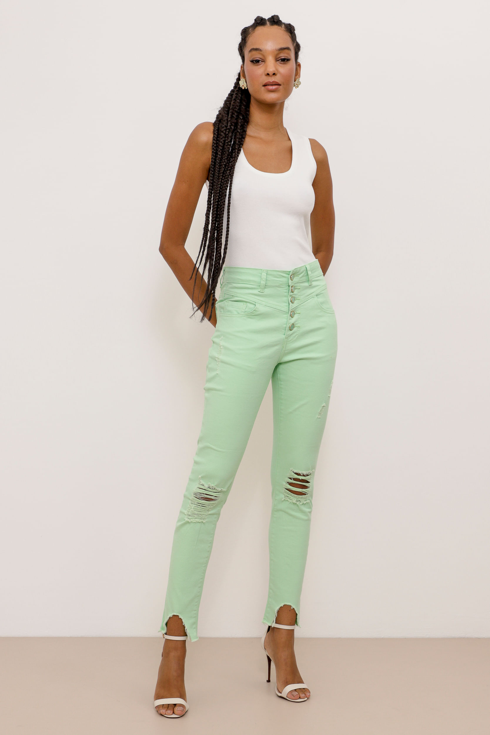 9033772 - Calça Skinny Sarja Puídos Recortes  VERDE 