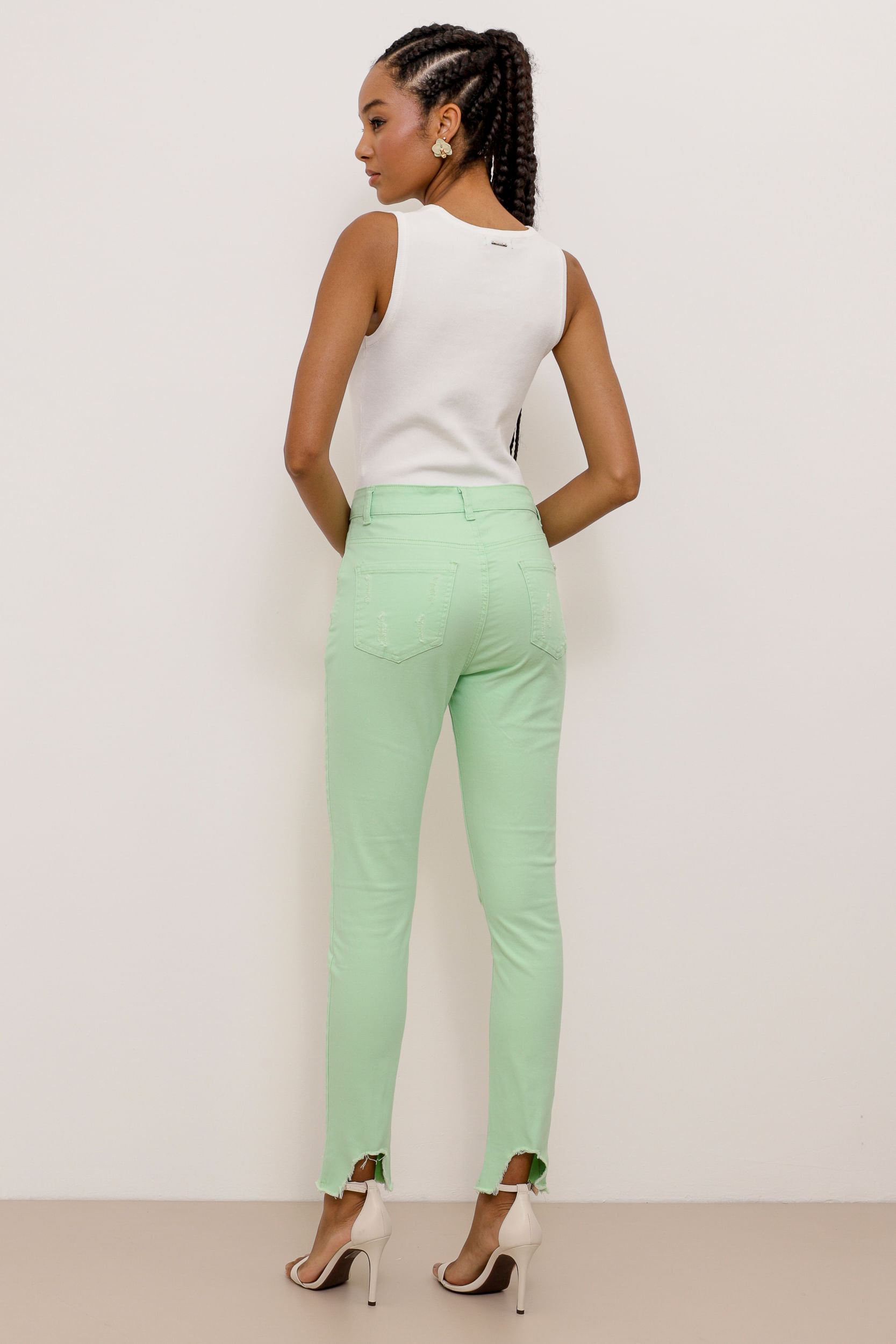9033772 - Calça Skinny Sarja Puídos Recortes  VERDE 