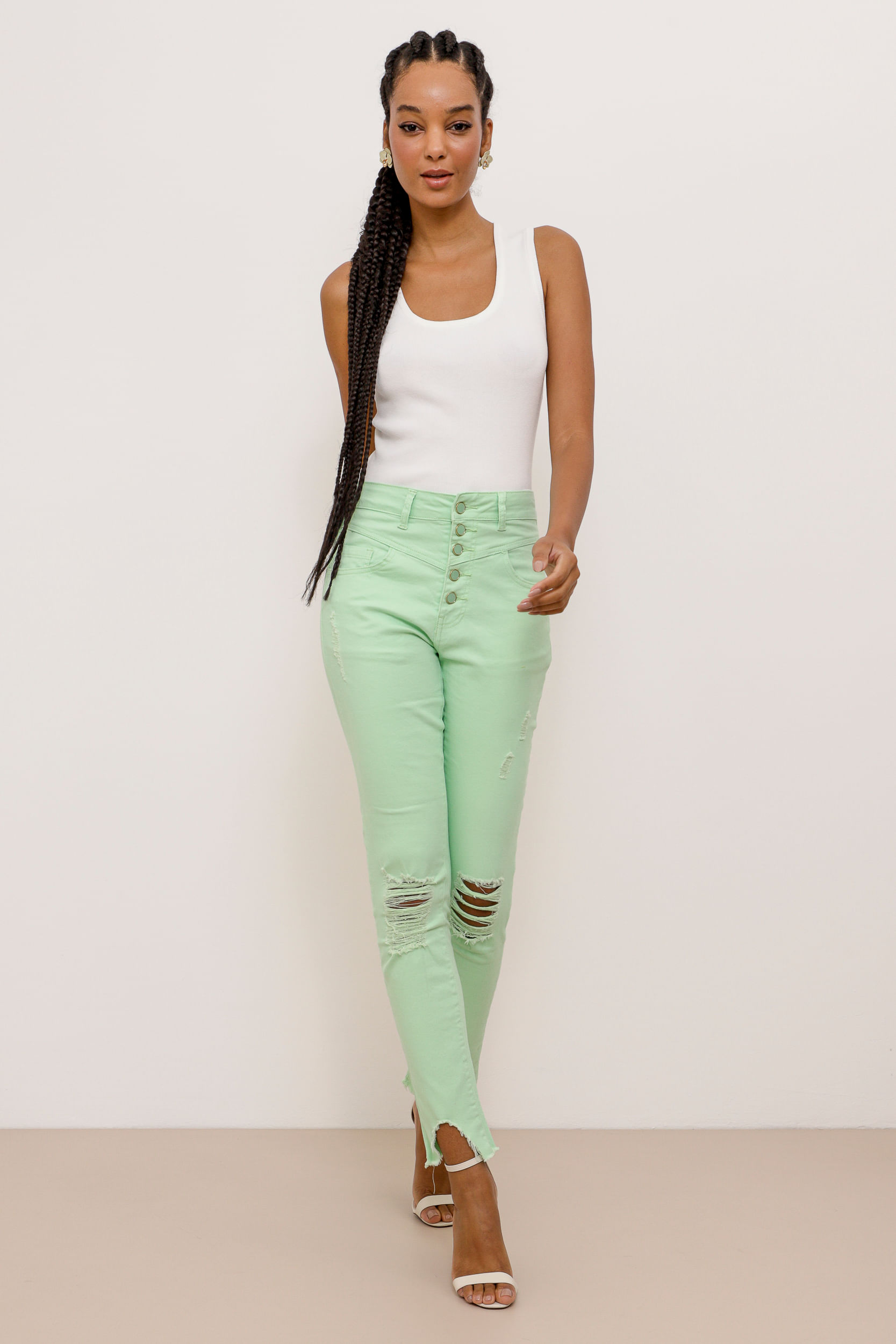 9033772 - Calça Skinny Sarja Puídos Recortes  VERDE 