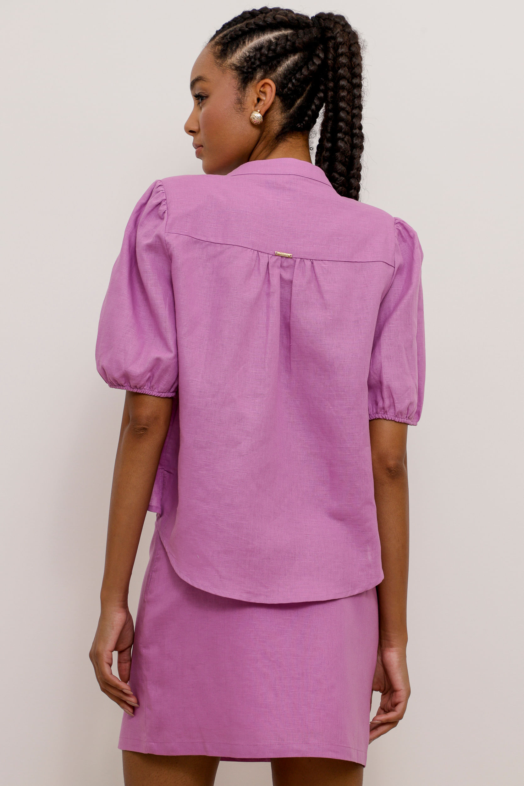 Camisa Linho Manga Curta Com Ombreira LILAS Camisa Linho Manga Curta Com Ombreira LILAS