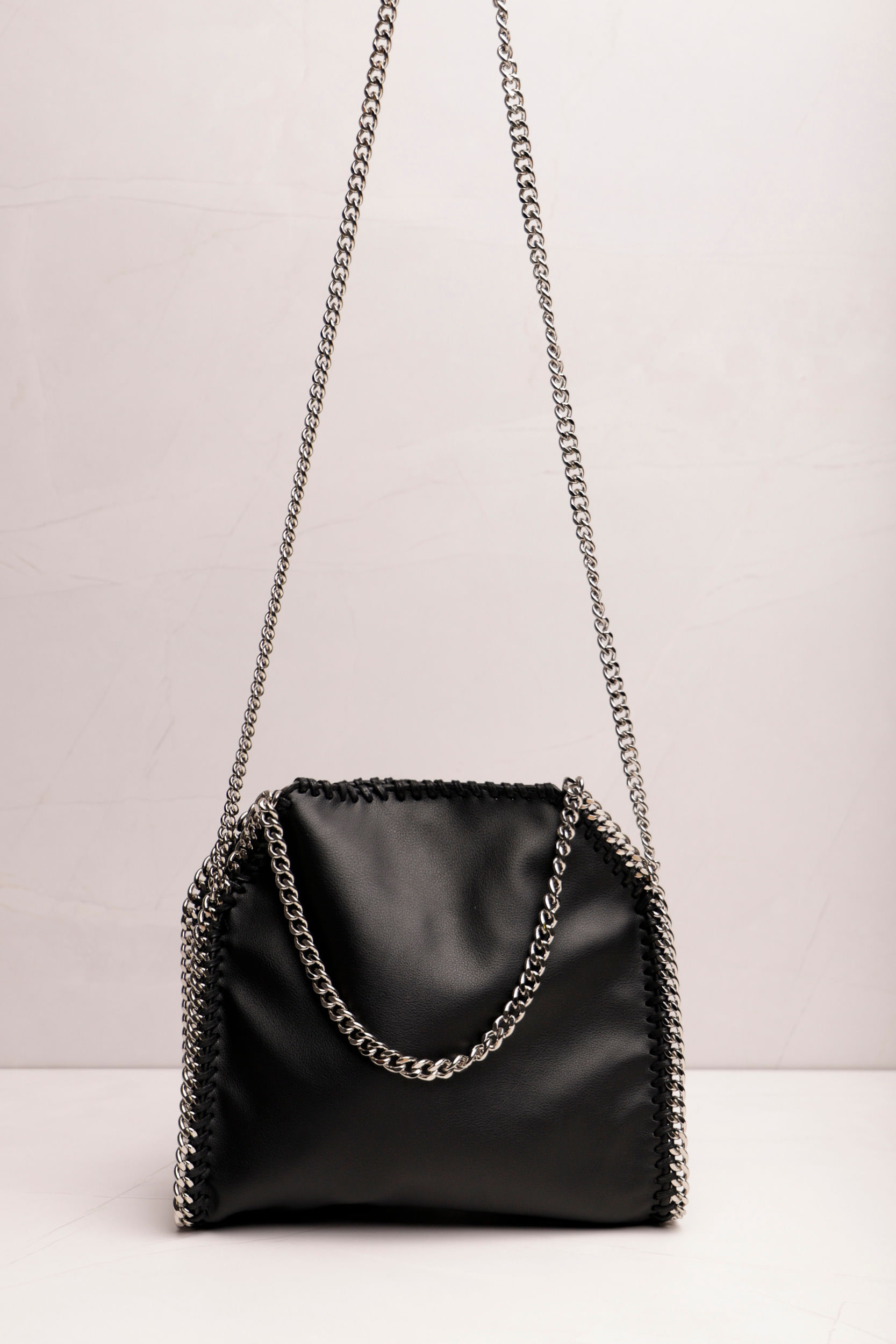 9034348 - Bolsa Tote Tachas Estrelas e Correntes PRETO 9034348 - Bolsa Tote Tachas Estrelas e Correntes PRETO