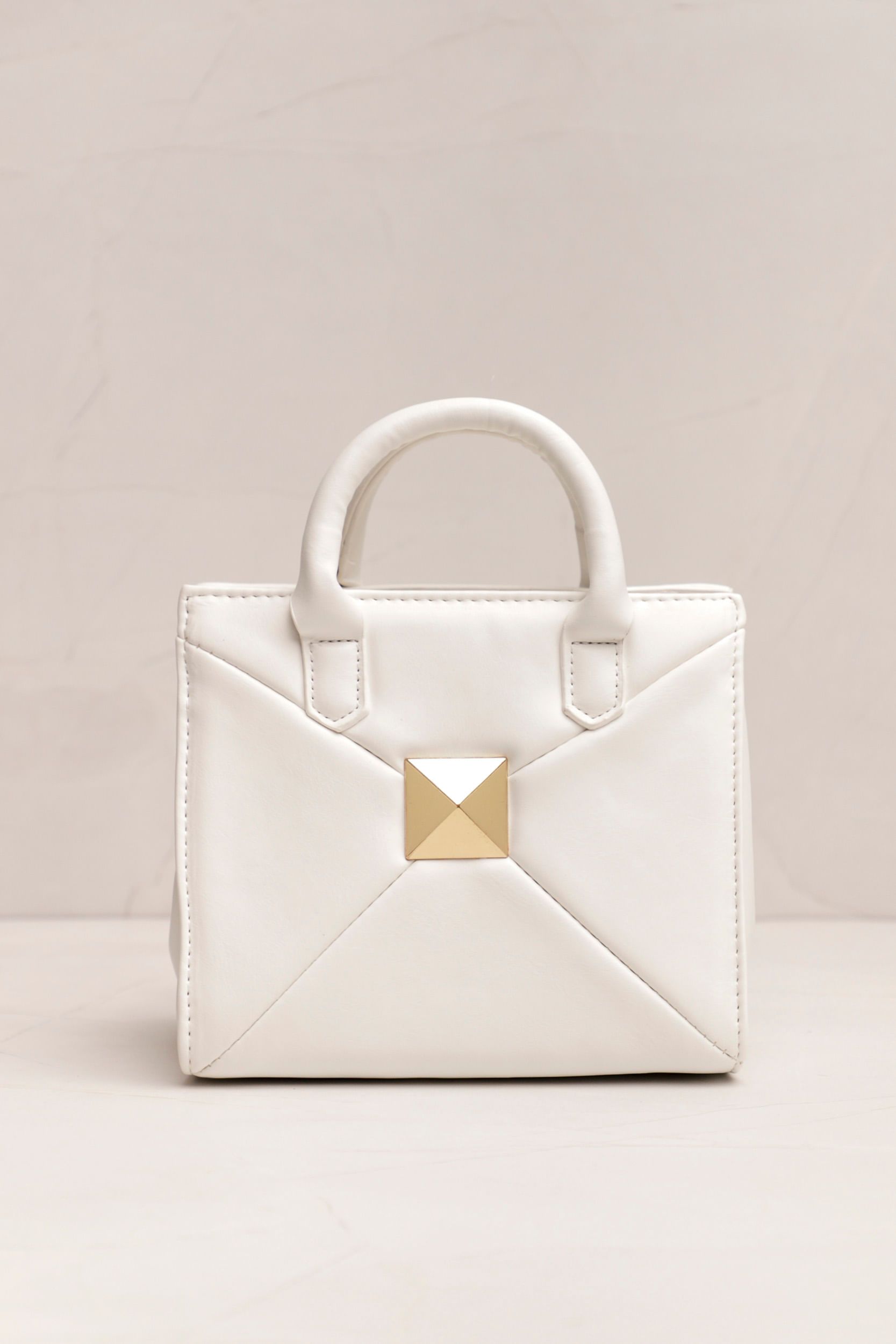 9034552 - Bolsa Quadrada Detalhe Dourado OFF-WHITE 9034552 - Bolsa Quadrada Detalhe Dourado OFF-WHITE