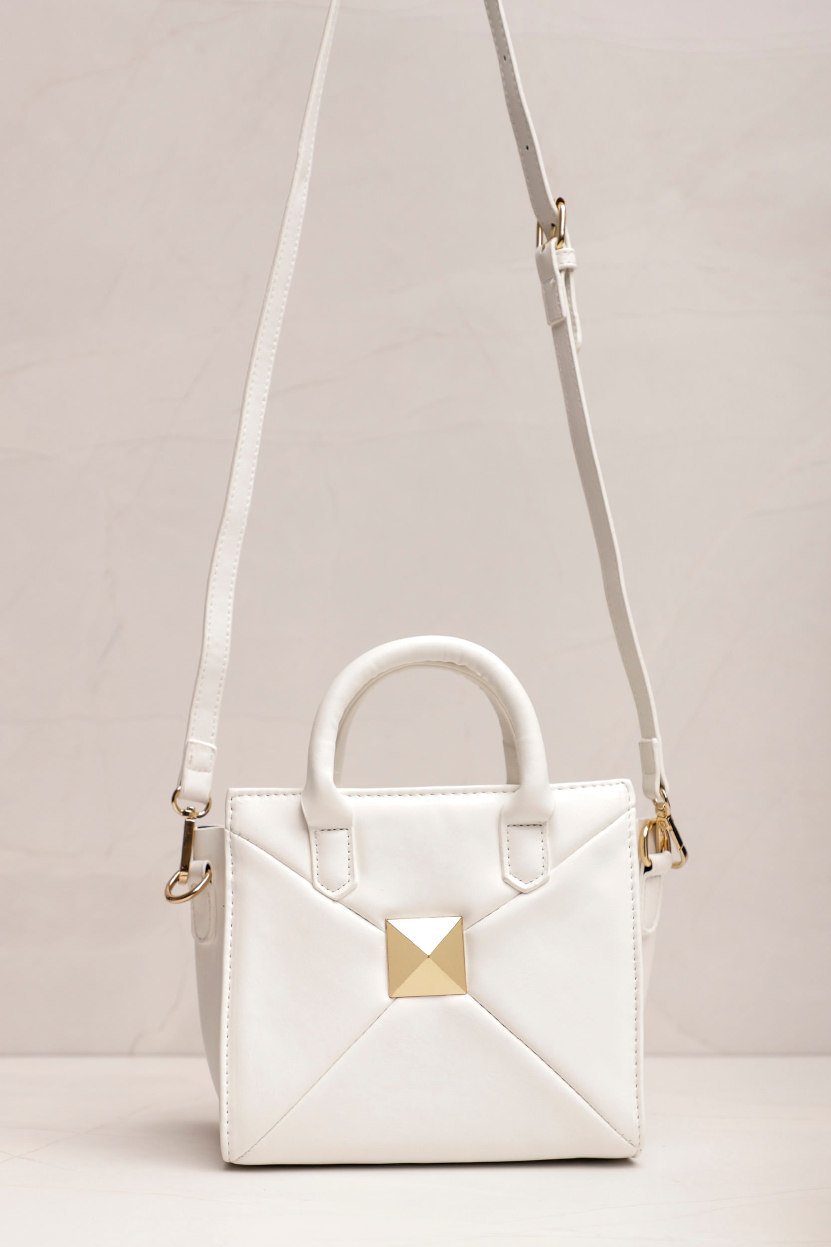 9034552 - Bolsa Quadrada Detalhe Dourado OFF-WHITE 9034552 - Bolsa Quadrada Detalhe Dourado OFF-WHITE