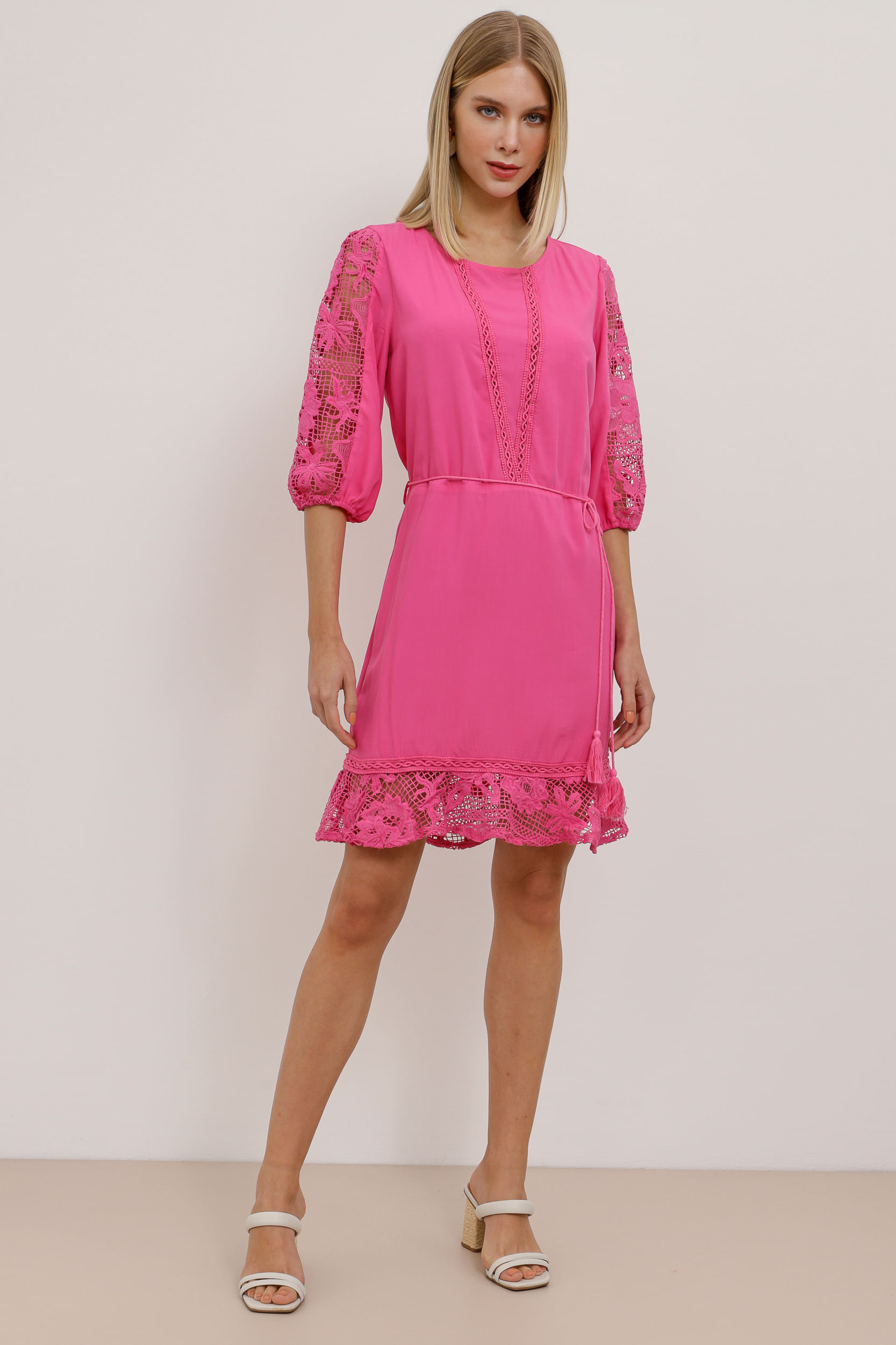9033787 - Vestido Curto Viscose Com Renda Guipure PINK