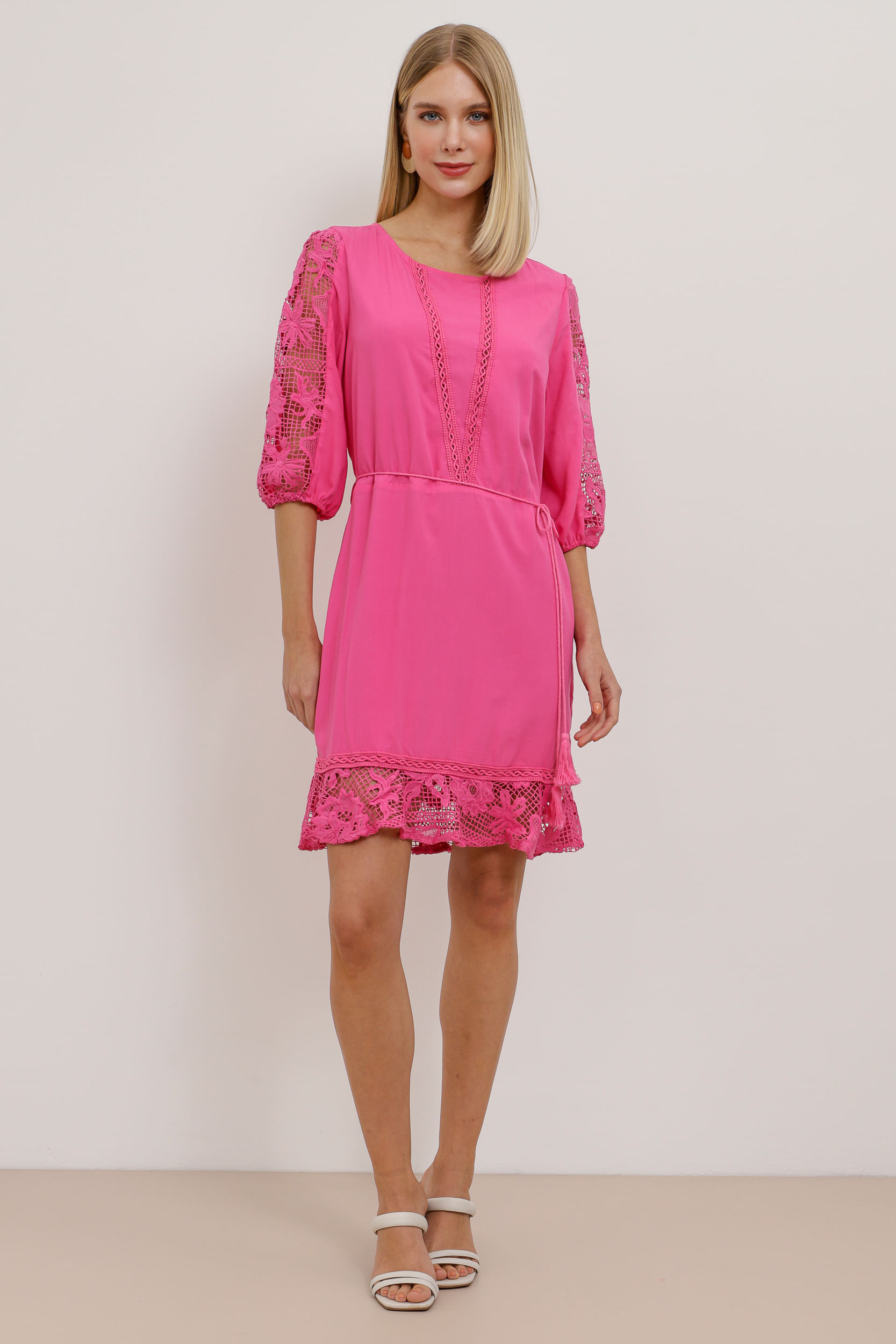 9033787 - Vestido Curto Viscose Com Renda Guipure PINK