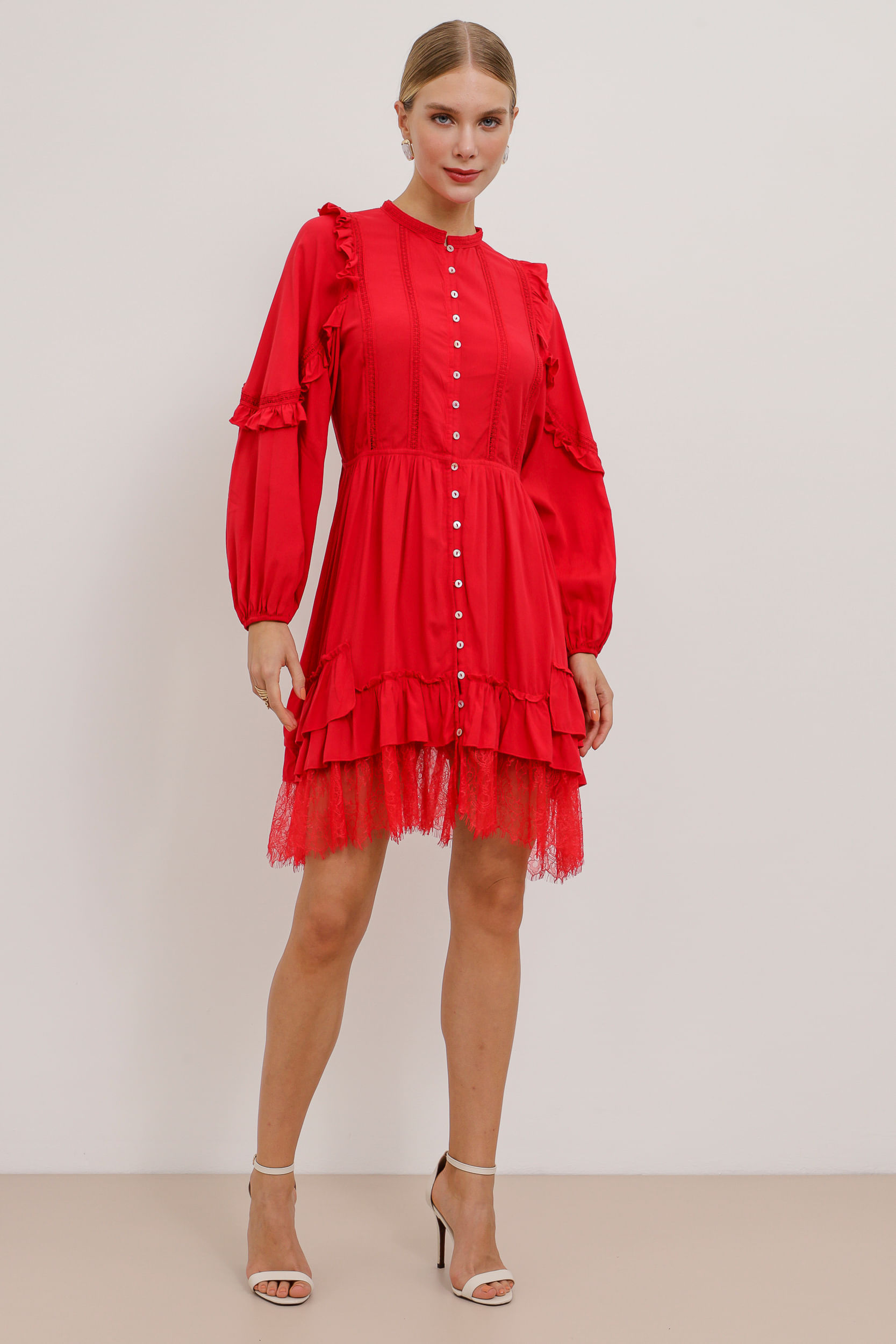 9034532 - Vestido Curto Boho Viscose com Renda  VERMELHO