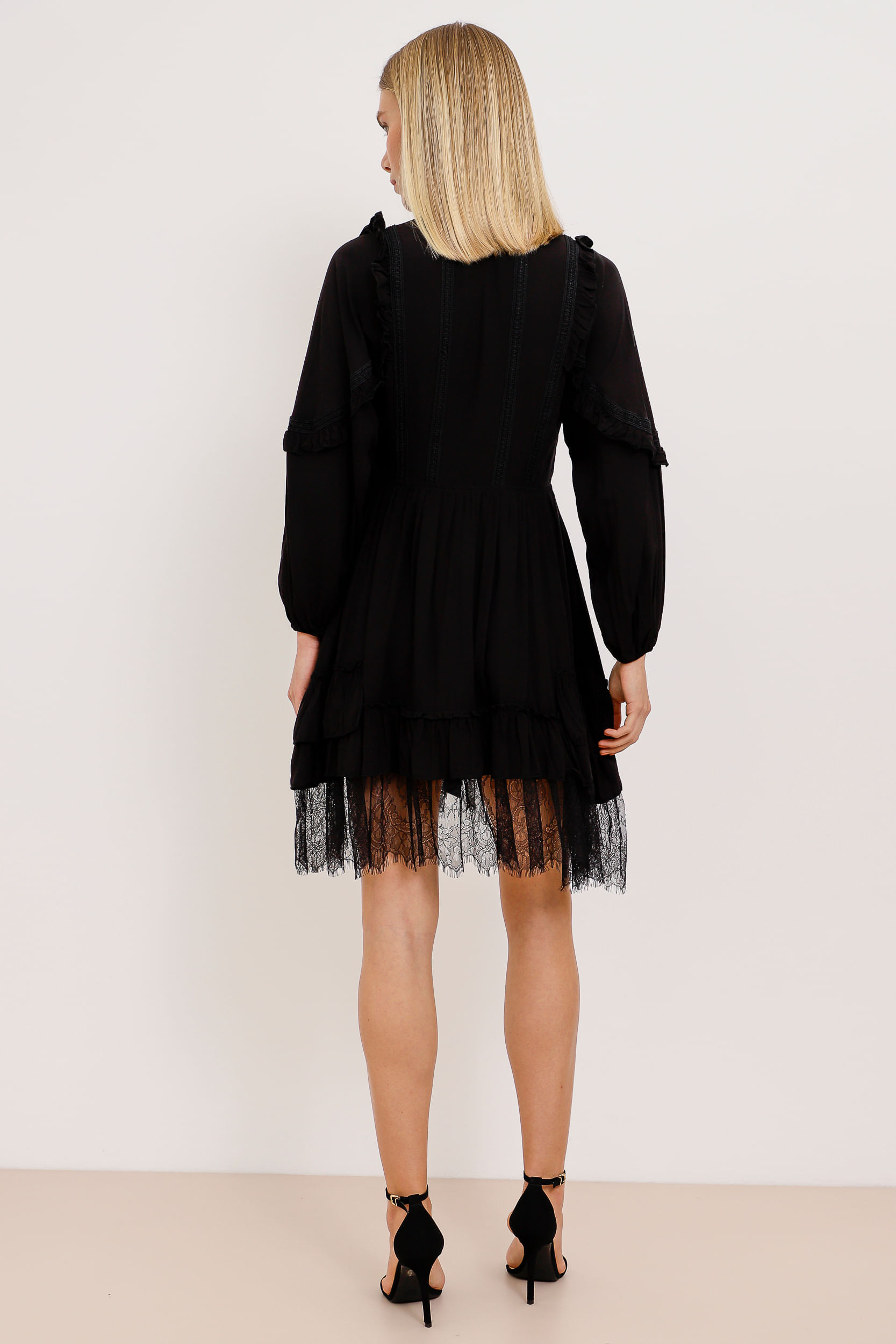 9034532 - Vestido Curto Boho Viscose com Renda  PRETO
