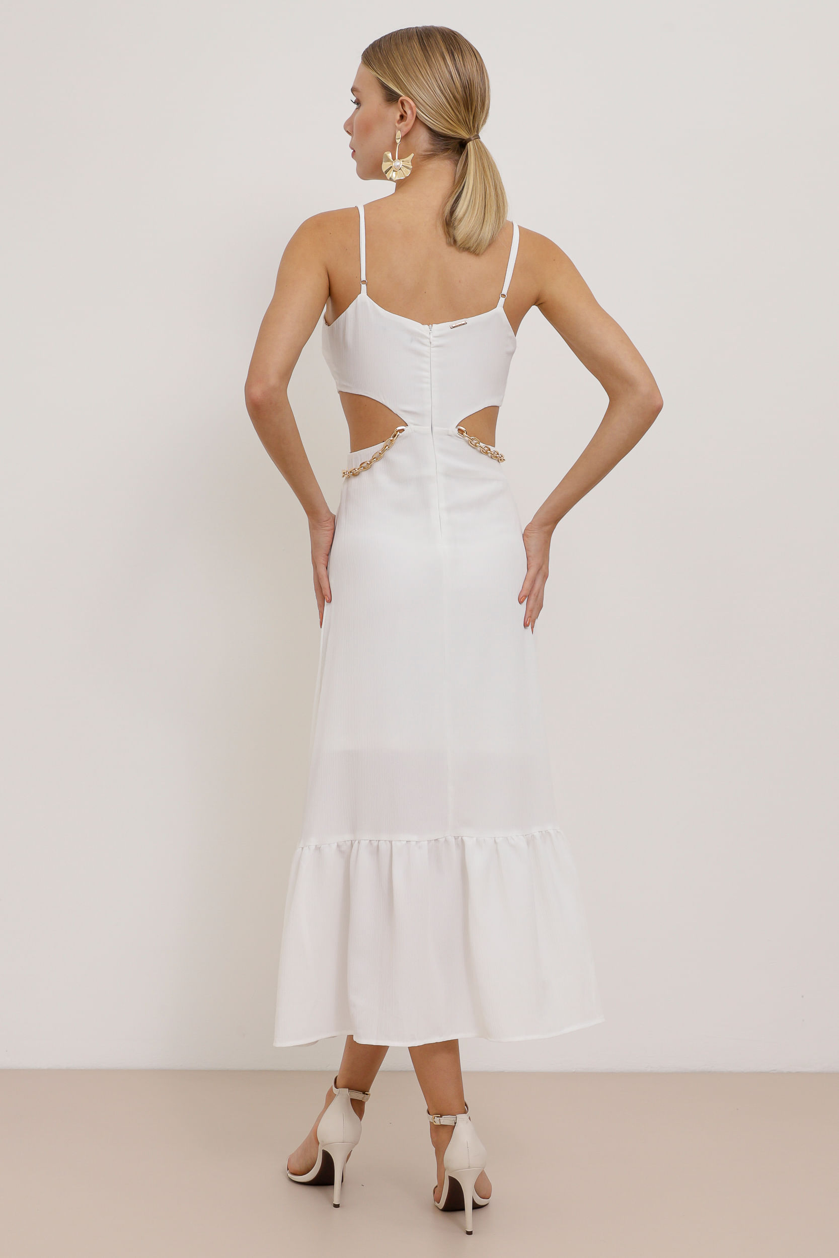 9033790 - Vestido Longuete Crepe Cut Out Com Correntes  OFF-WHITE