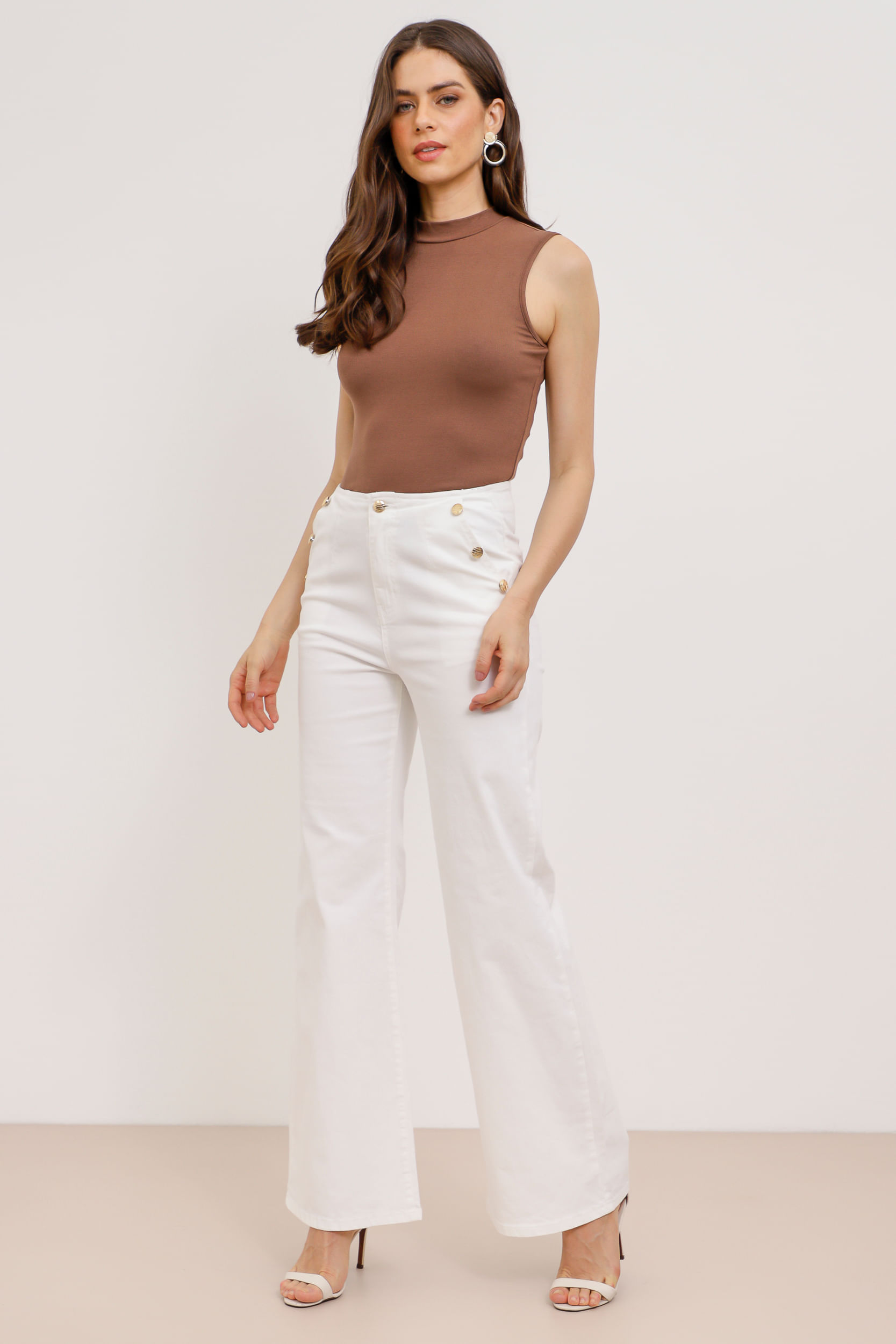 9034604 - Calça Sarja Pantacourt Botões  OFF-WHITE