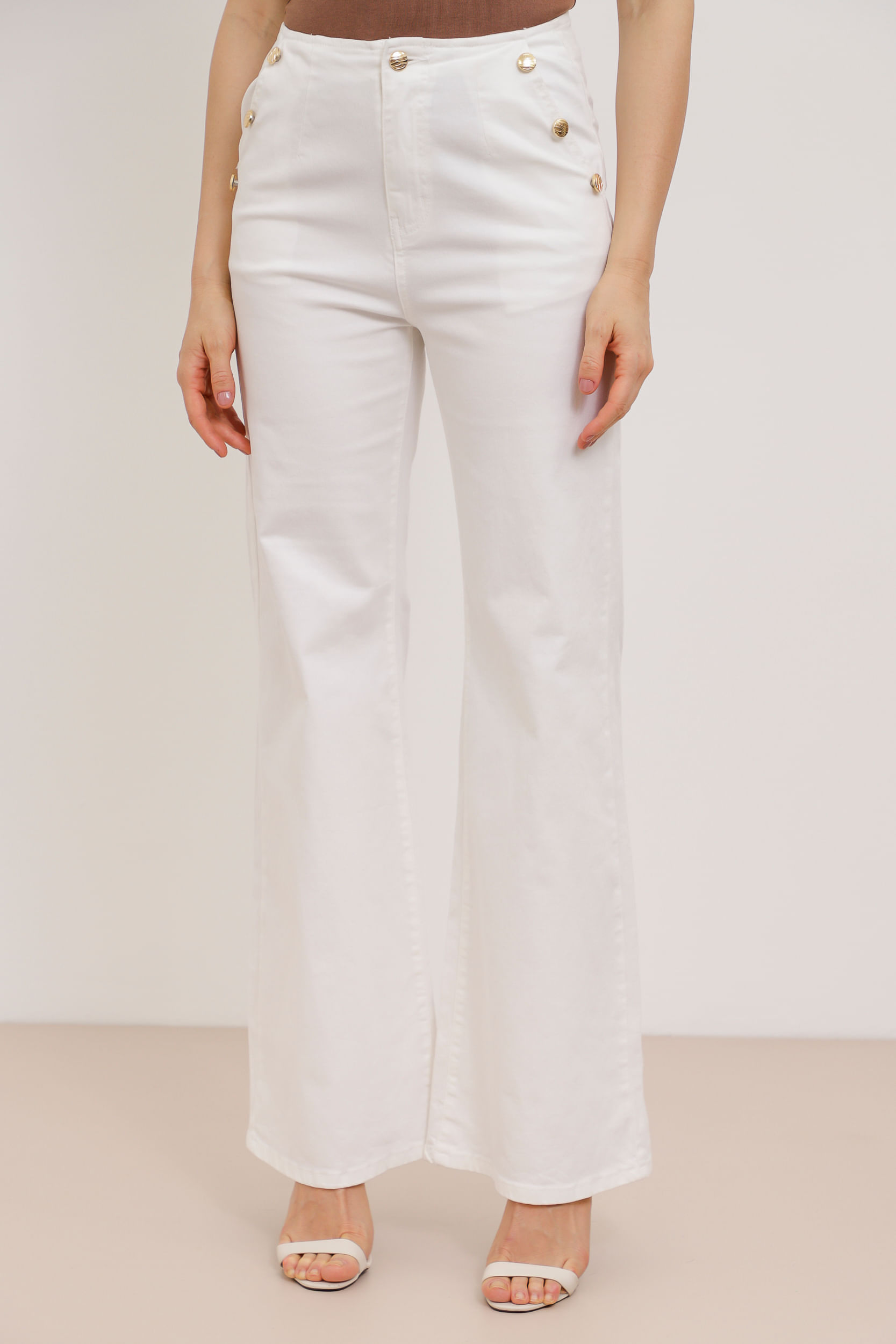 9034604 - Calça Sarja Pantacourt Botões  OFF-WHITE