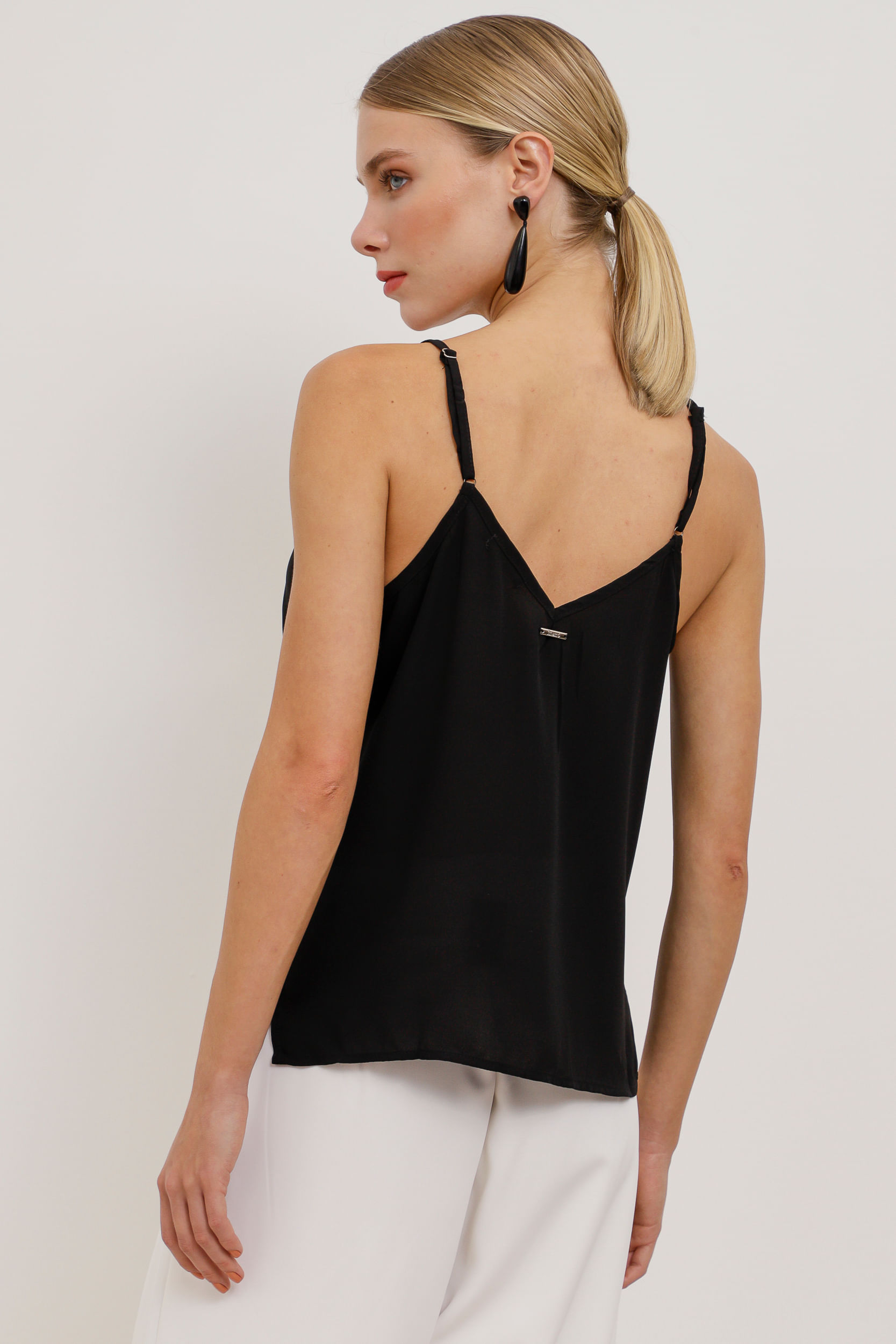 Regata Alcinha Georgette Detalhe Botões PRETO Regata Alcinha Georgette Detalhe Botões PRETO