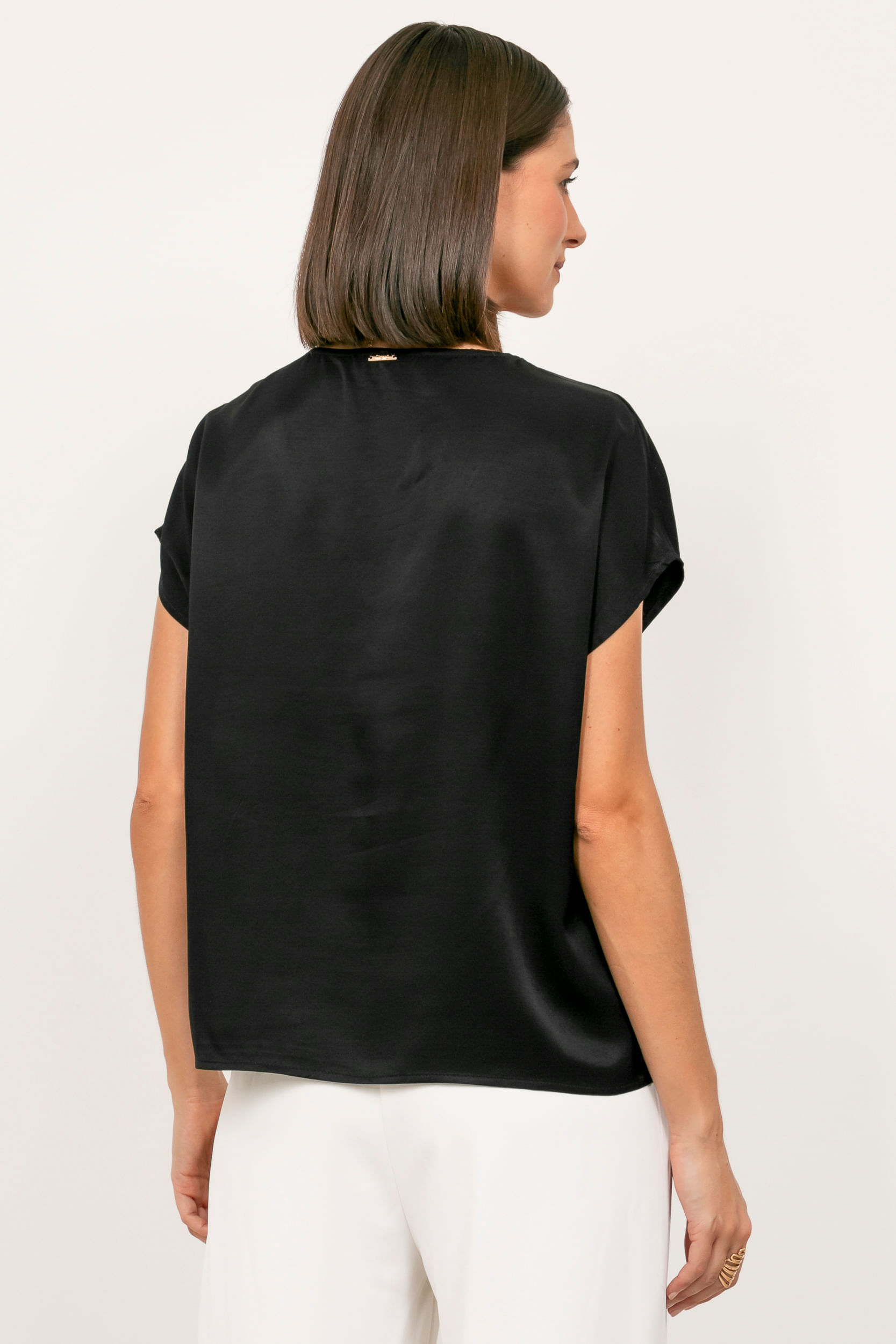 9034707 - Blusa Ampla Com Colar PRETO 9034707 - Blusa Ampla Com Colar PRETO