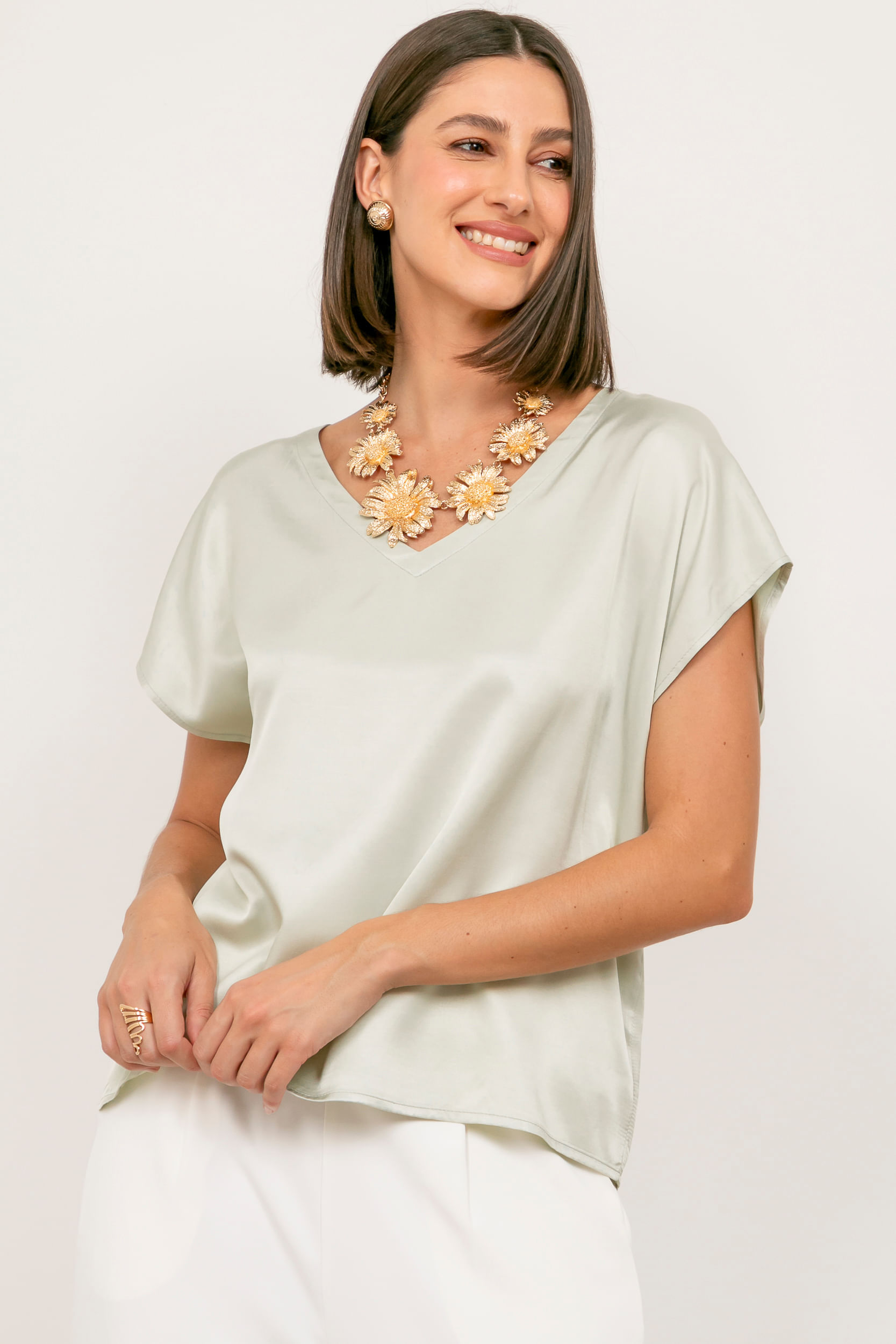 9034707 - Blusa Ampla Com Colar  VERDE OLIVA