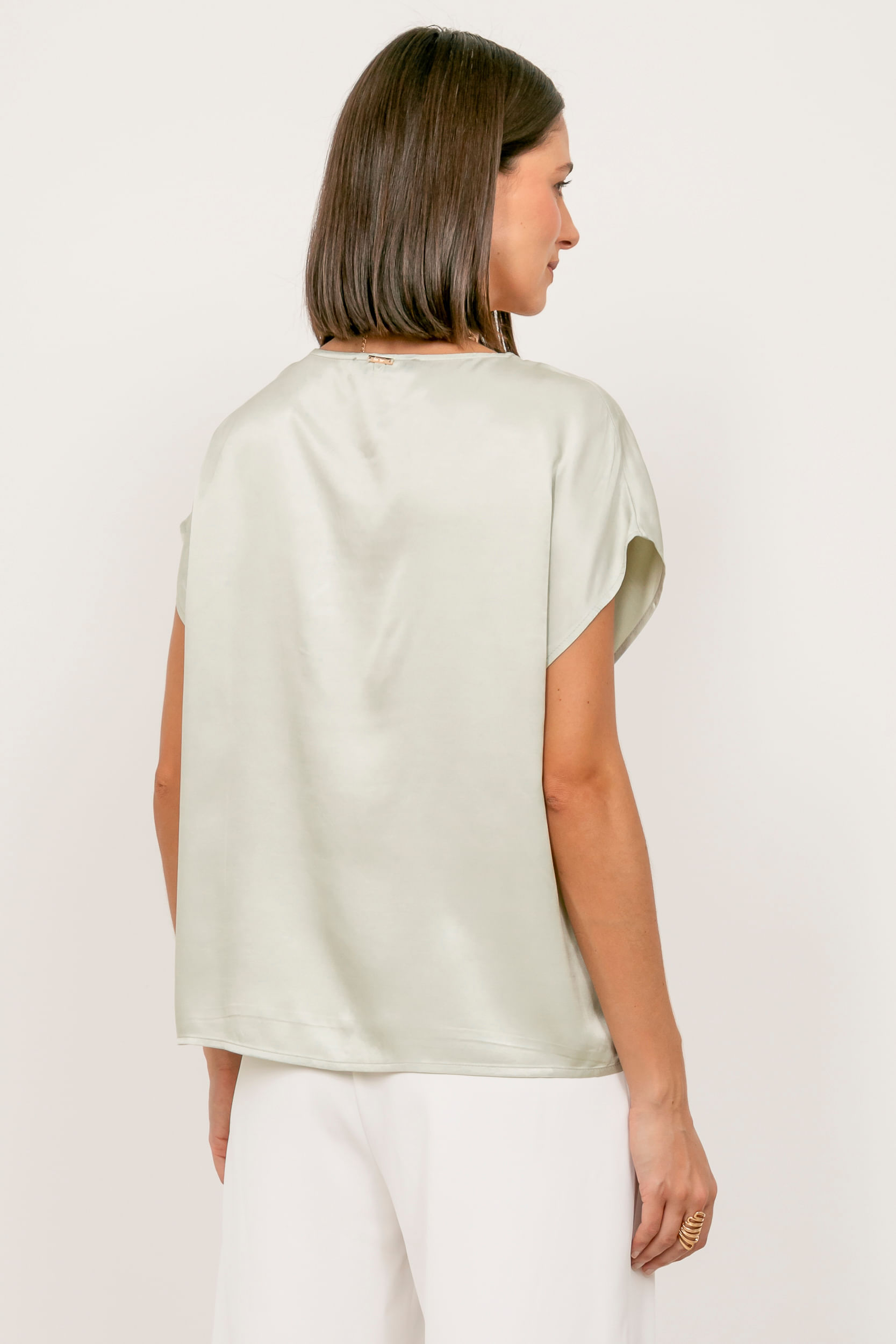 9034707 - Blusa Ampla Com Colar  VERDE OLIVA