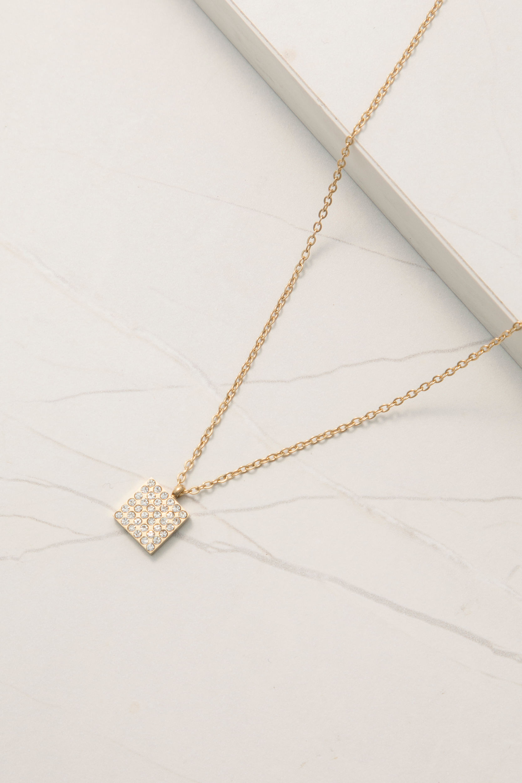 9034473 - Colar Pingente Strass  DOURADO