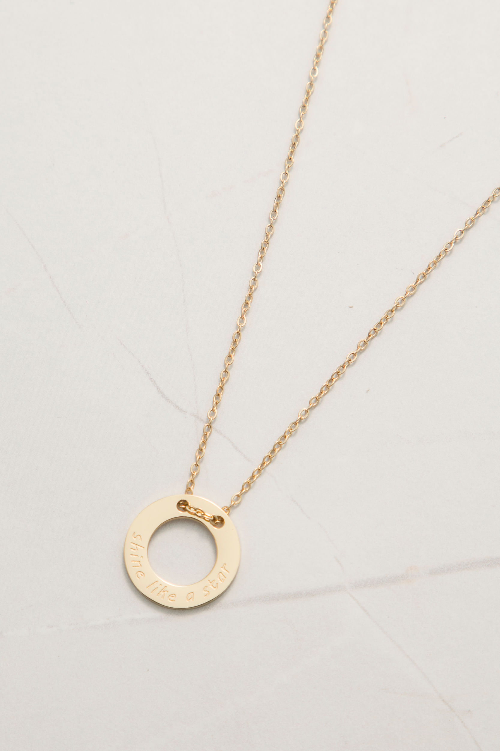 9034479 - Colar Com Pingente Circular DOURADO