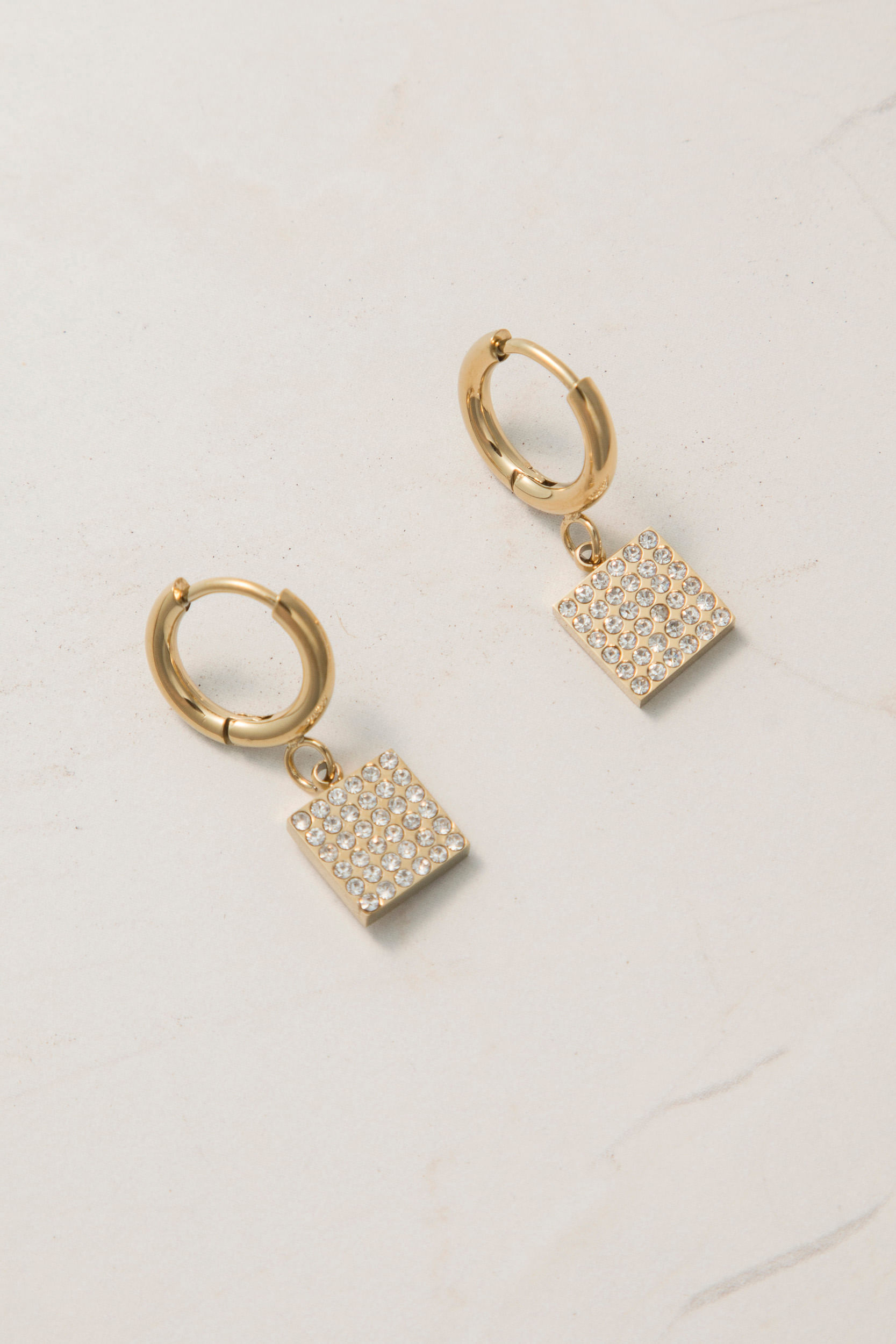 Brinco Strass Delicado  DOURADO