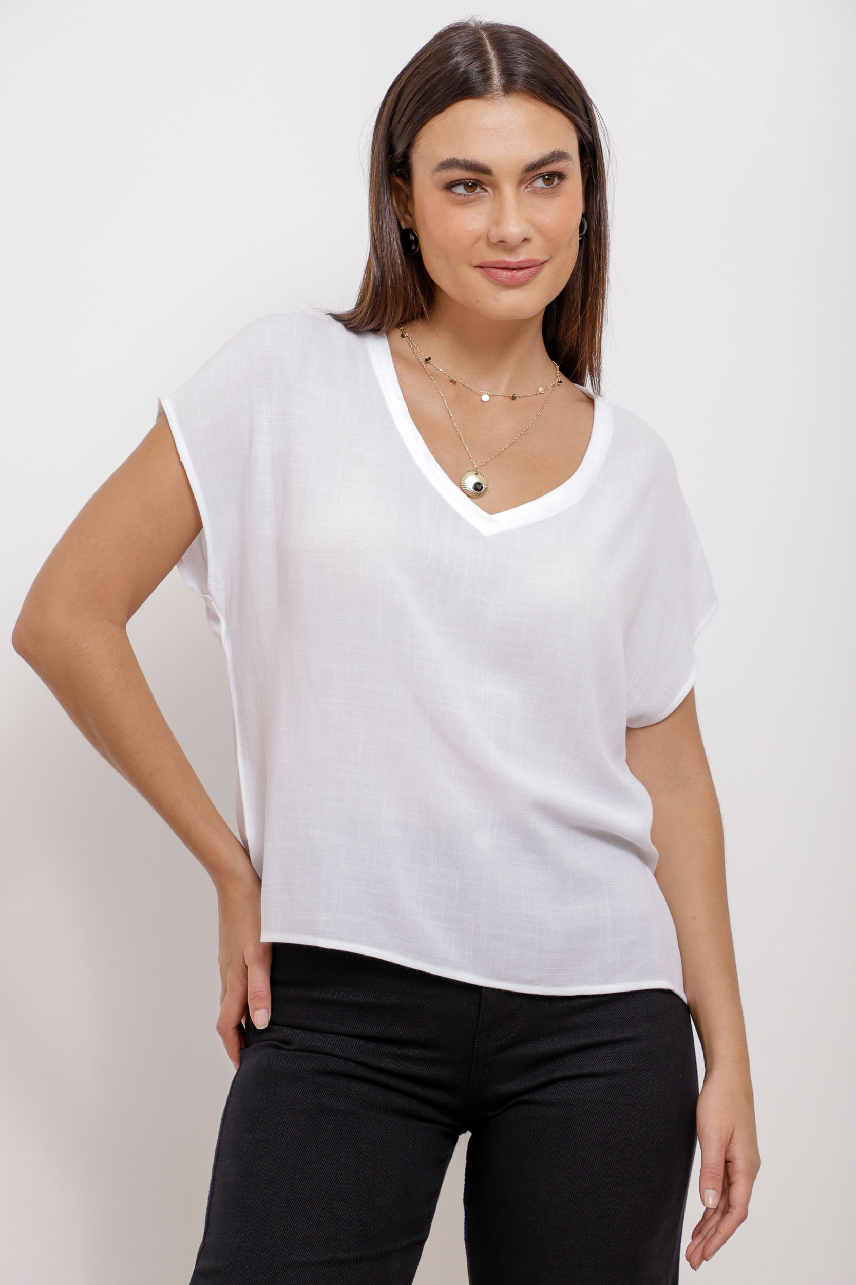 9034645 - Blusa Ampla Com Colar Caracol  BRANCO