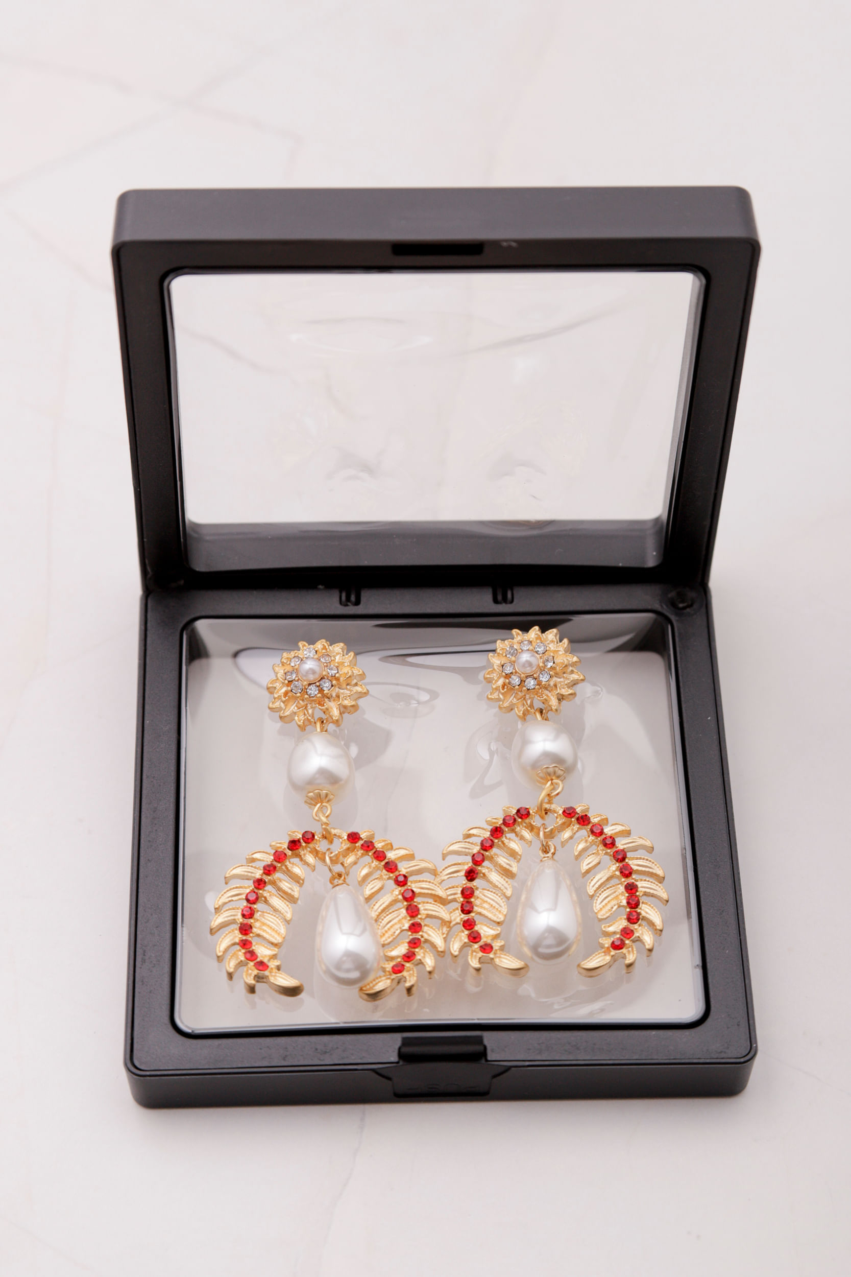 Brinco Gota Com Pedras OFF-WHITE Brinco Gota Com Pedras OFF-WHITE