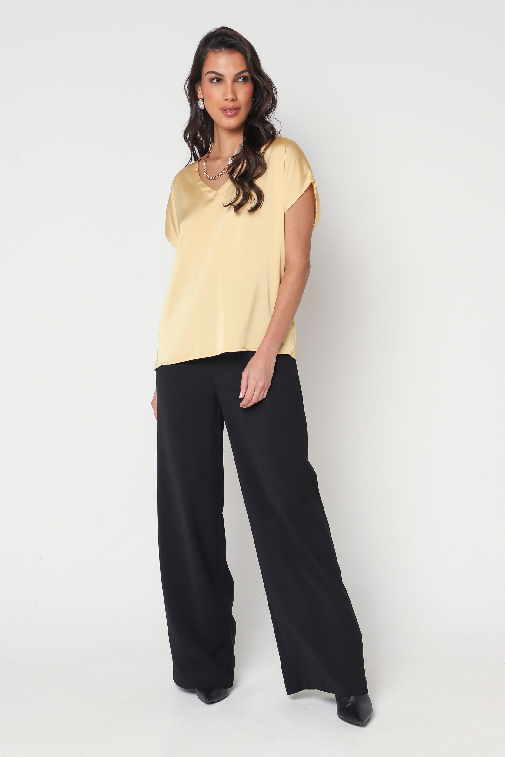 9034664 - Blusa Ampla Com Colar Pérola AMARELO 9034664 - Blusa Ampla Com Colar Pérola AMARELO
