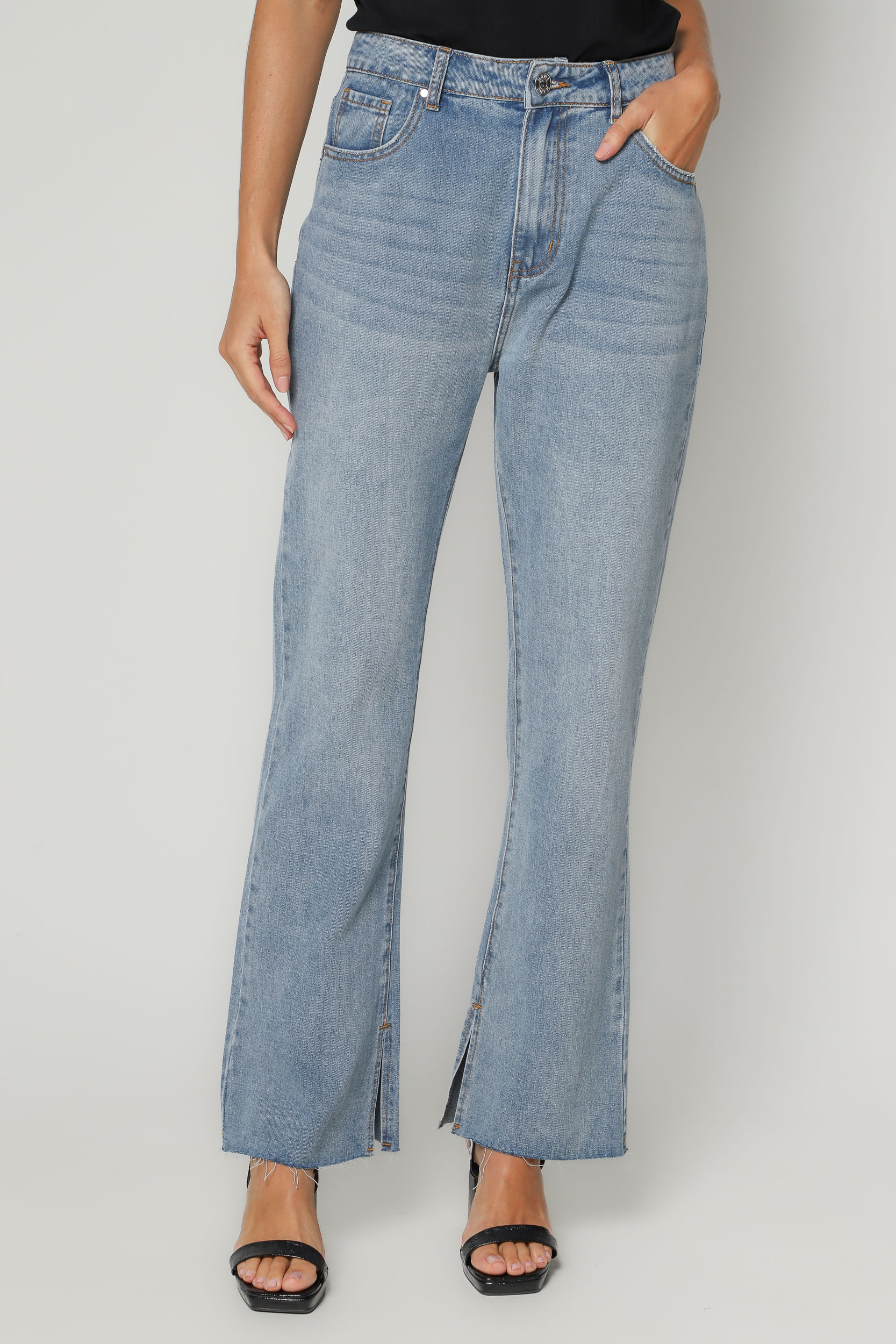 9034923 - Calça Jeans Reta Fenda Na Barra JEANS 9034923 - Calça Jeans Reta Fenda Na Barra JEANS
