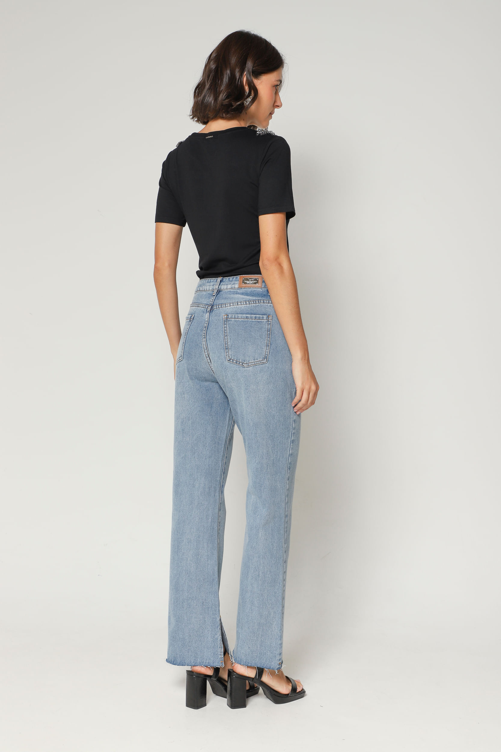 9034923 - Calça Jeans Reta Fenda Na Barra JEANS 9034923 - Calça Jeans Reta Fenda Na Barra JEANS