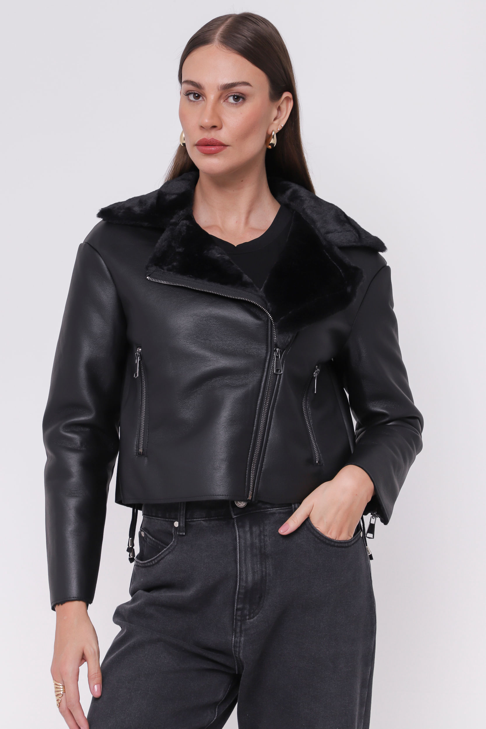 9035163 - Jaqueta Biker em PU com Detalhes em Pelo Sintético PRETO