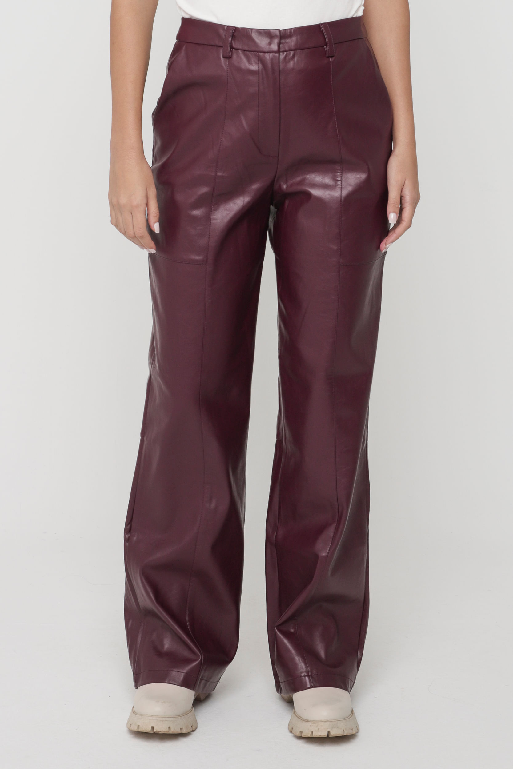 9035247 - Calça PU Recortes  VINHO