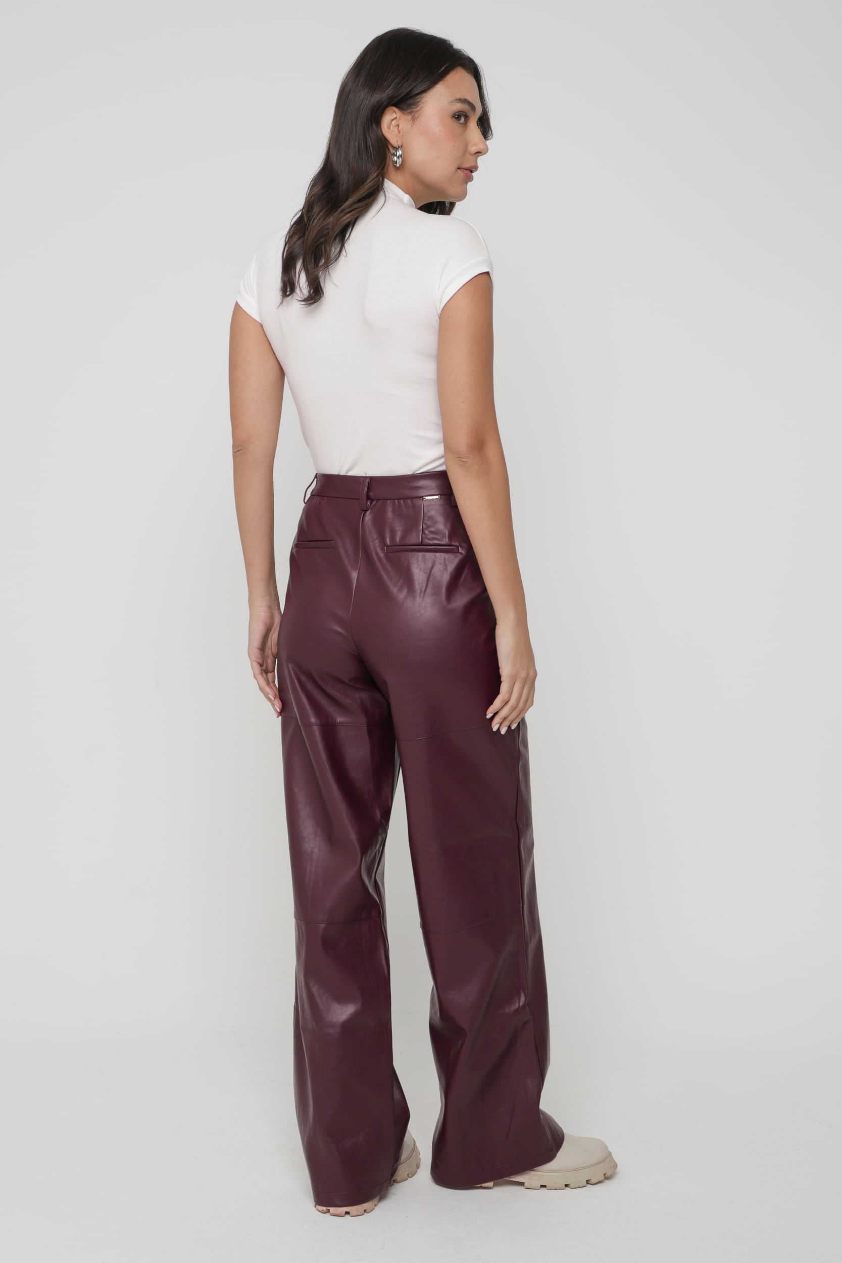 9035247 - Calça PU Recortes  VINHO