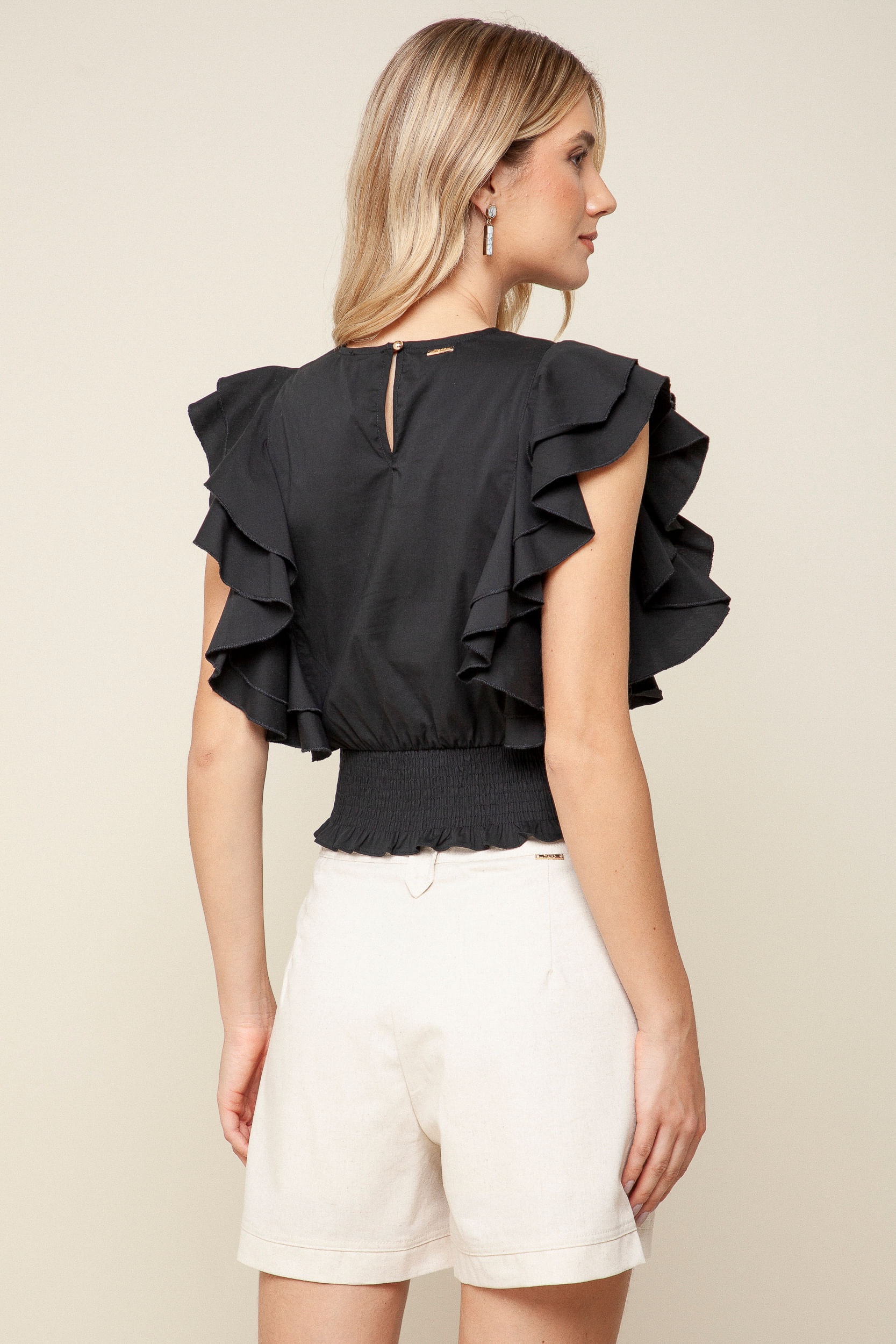 9035344 - Blusa Cropped Babados  PRETO