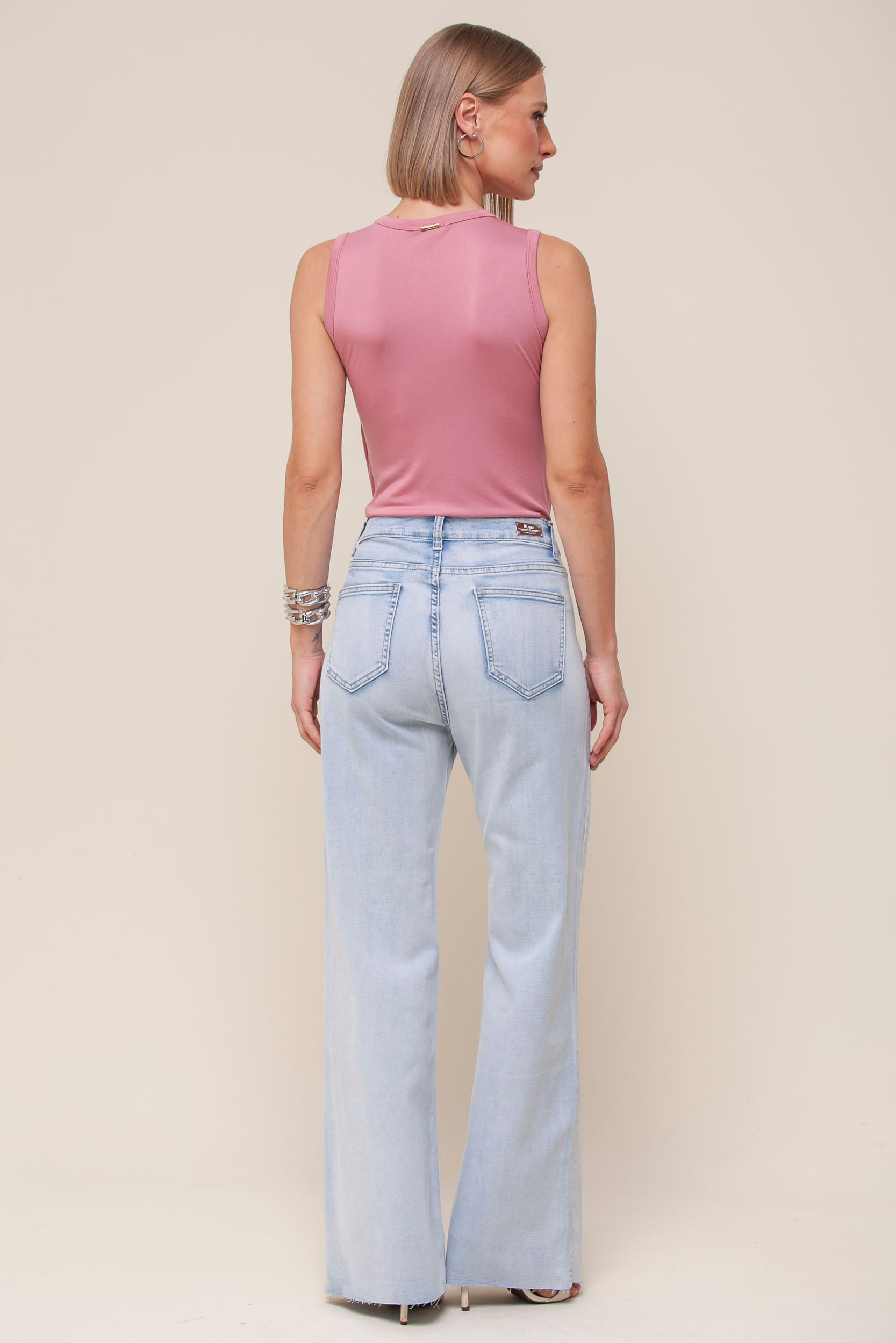 9035371 - Calça Reta Barra Corte à Fio AZUL CLARO 9035371 - Calça Reta Barra Corte à Fio AZUL CLARO