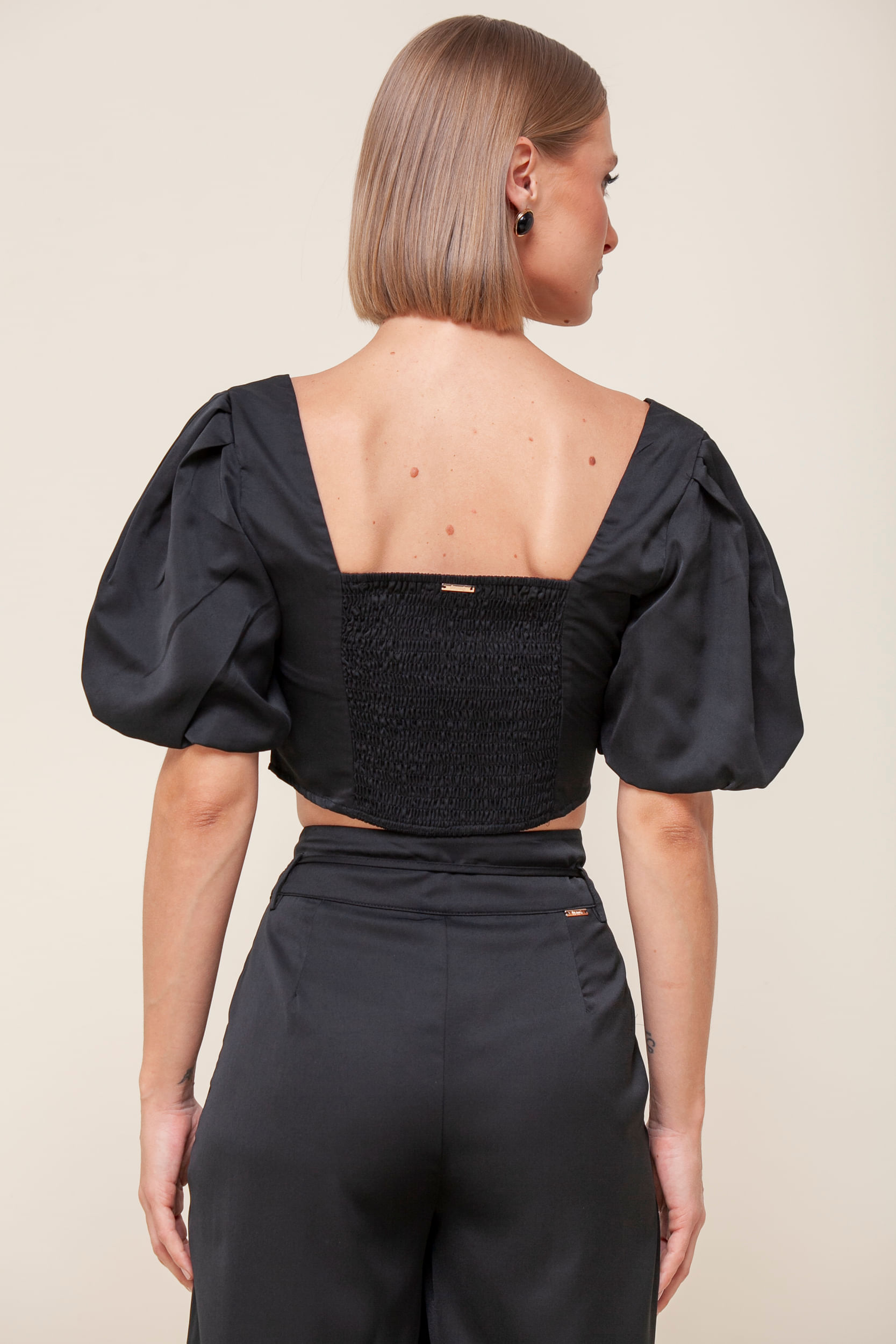 Blusa Cropped Detalhe Busto PRETO Blusa Cropped Detalhe Busto PRETO