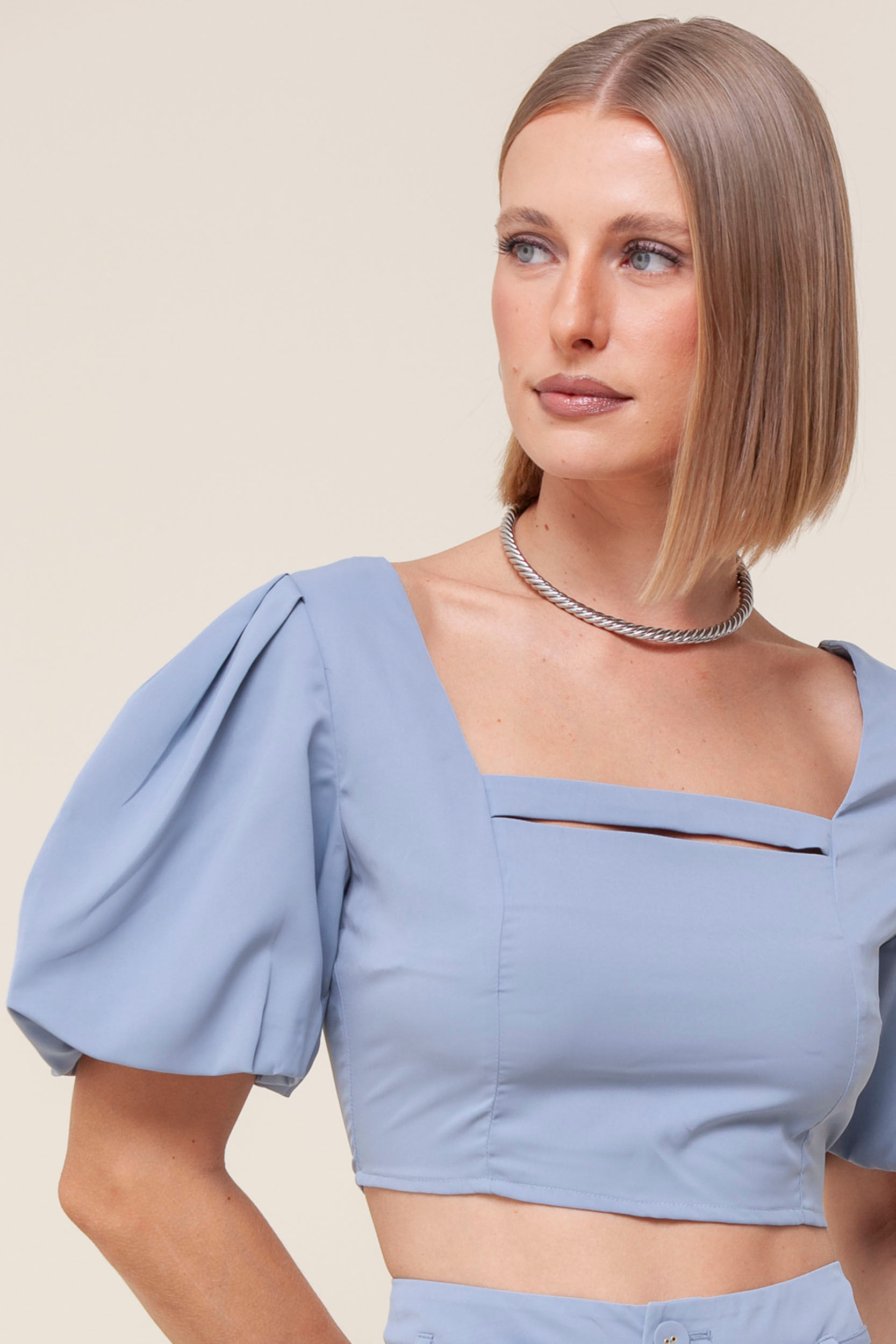 Blusa Cropped Detalhe Busto AZUL Blusa Cropped Detalhe Busto AZUL