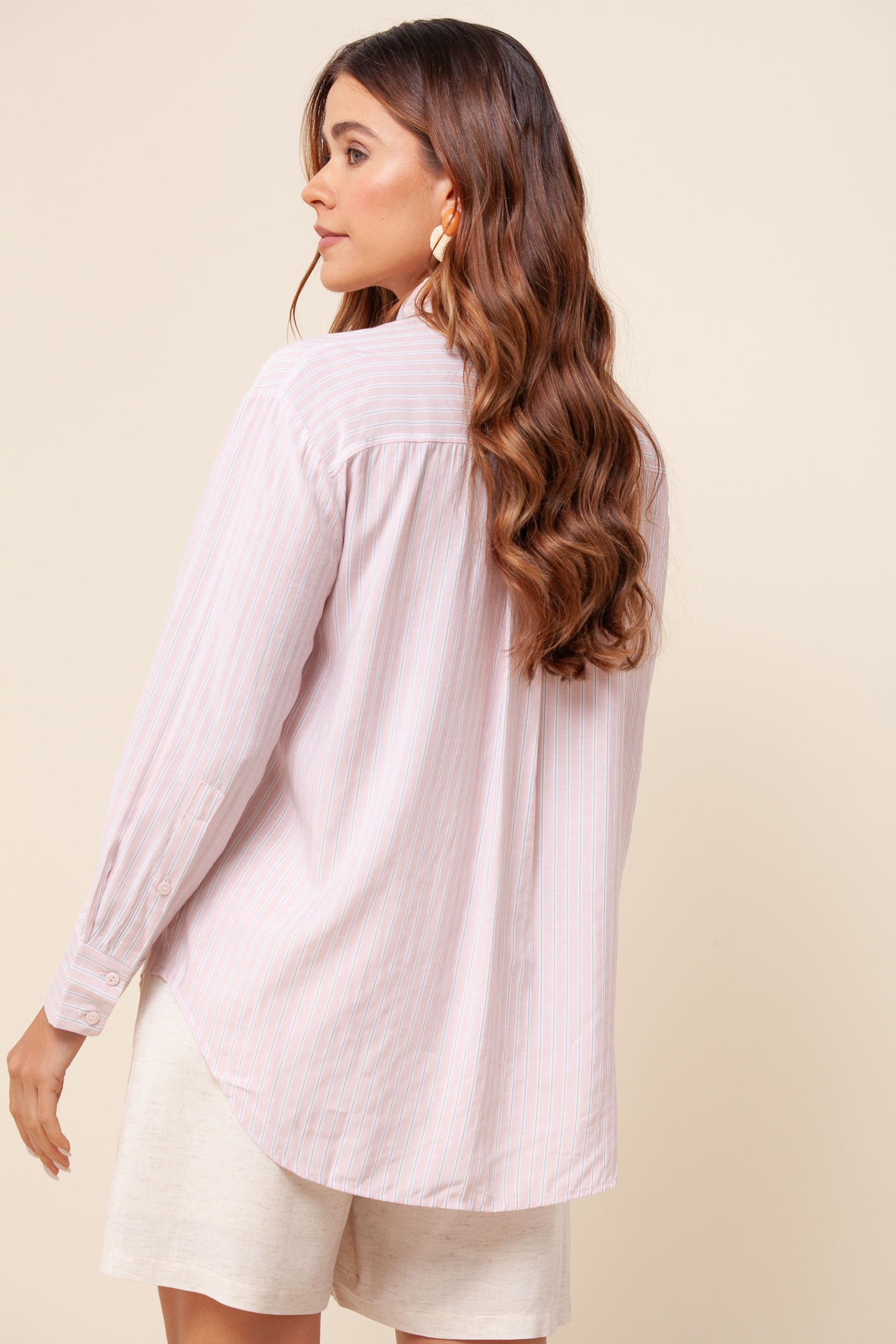 Camisa Listrada com Recorte Mullet ROSA Camisa Listrada com Recorte Mullet ROSA