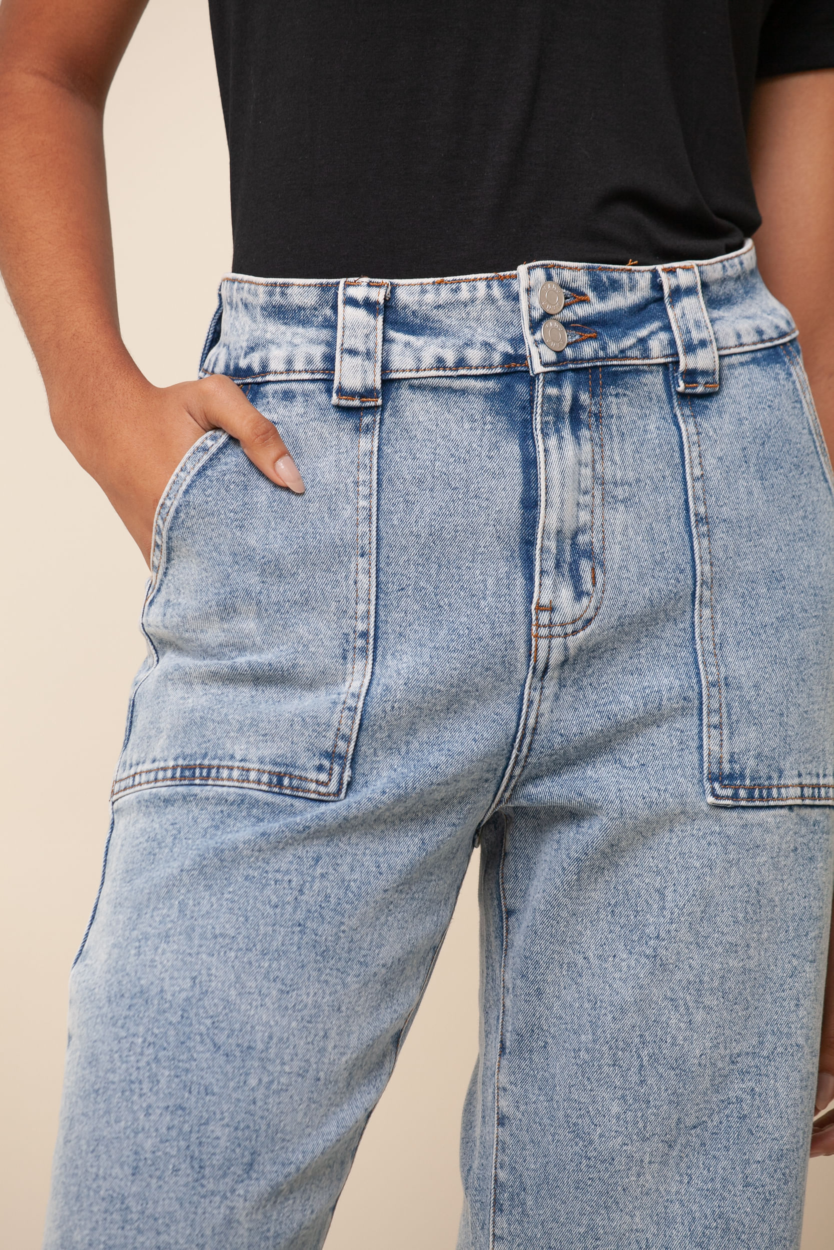 9035549 - Calça Jeans Reta Bolsos AZUL CLARO 9035549 - Calça Jeans Reta Bolsos AZUL CLARO