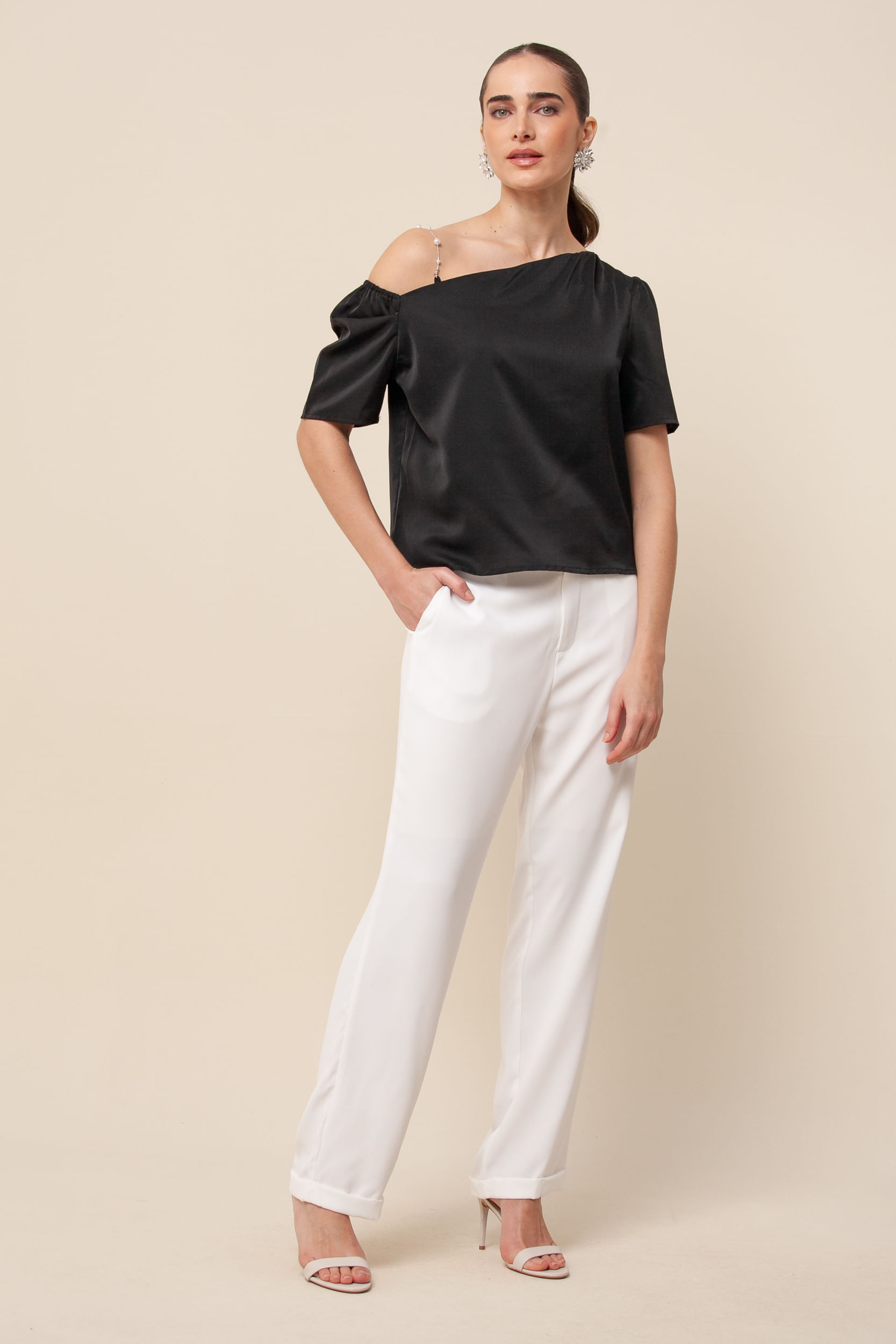 Blusa Alça Pérolas PRETO Blusa Alça Pérolas PRETO