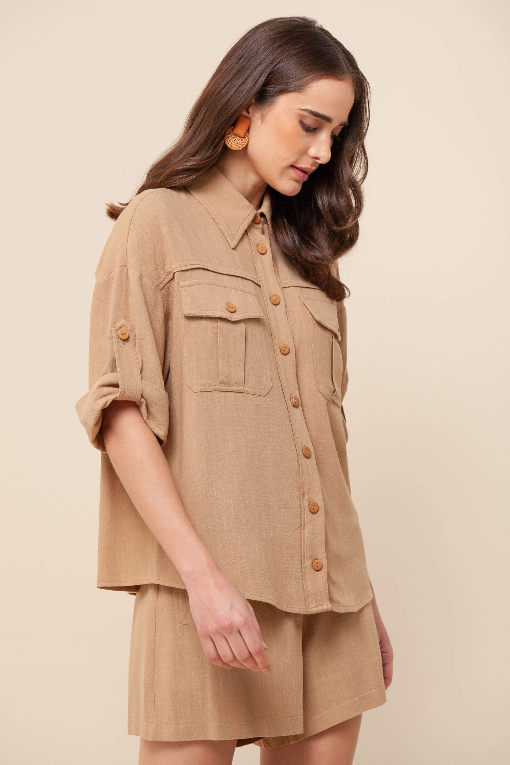 Camisa Alongada Bolsos Linho BEGE Camisa Alongada Bolsos Linho BEGE