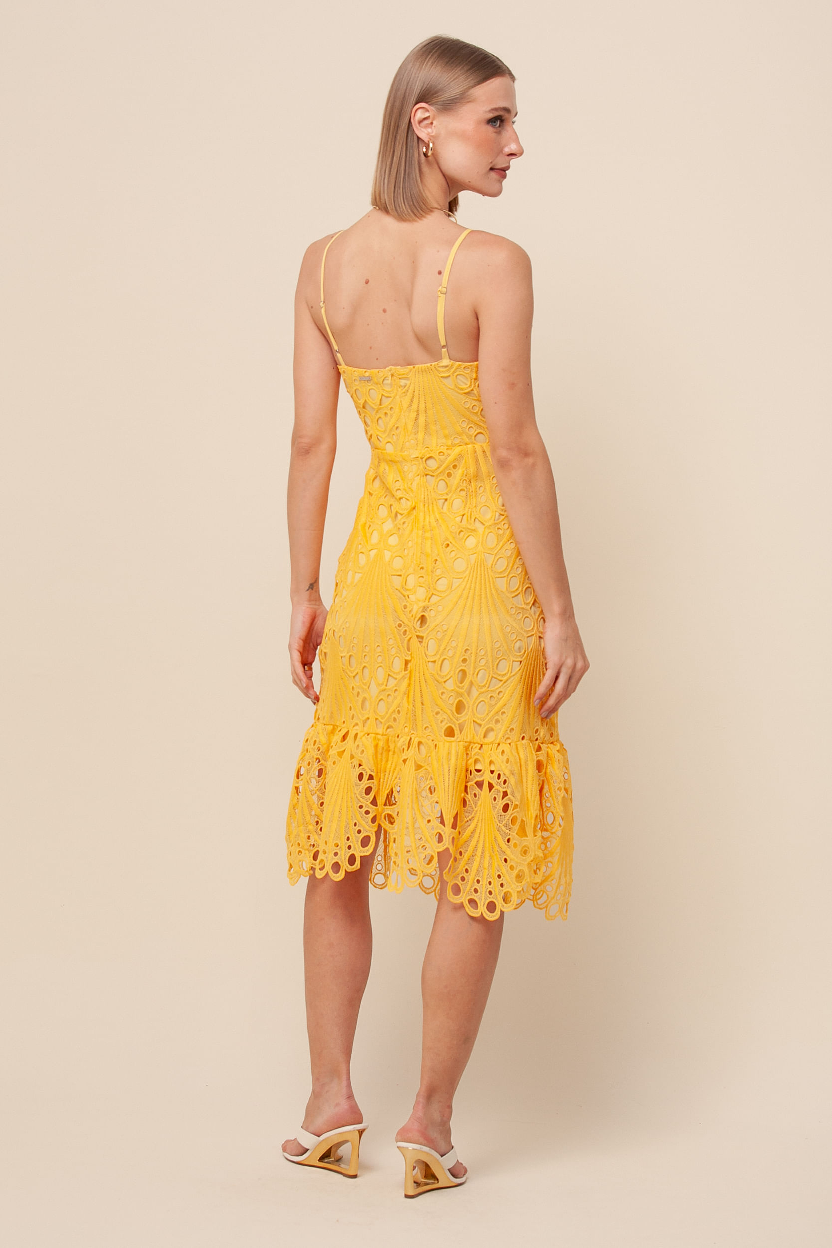 9034667 - Vestido Guipure Curto Saia Barrado AMARELO