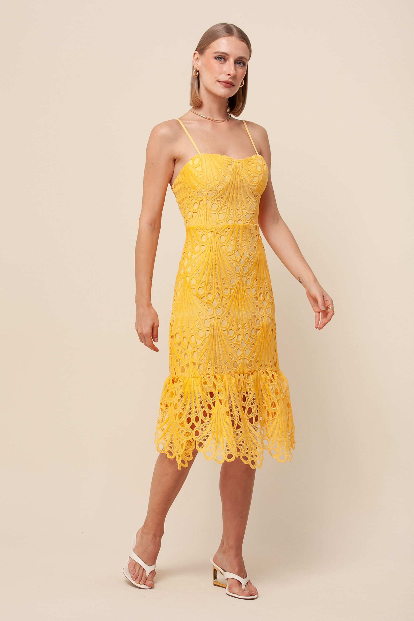 9034667 - Vestido Guipure Curto Saia Barrado AMARELO