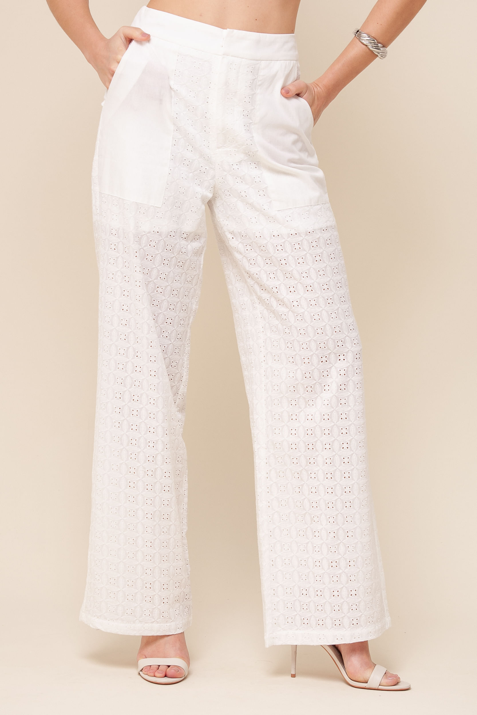 Calça Reta Laise Bolsos BRANCO Calça Reta Laise Bolsos BRANCO