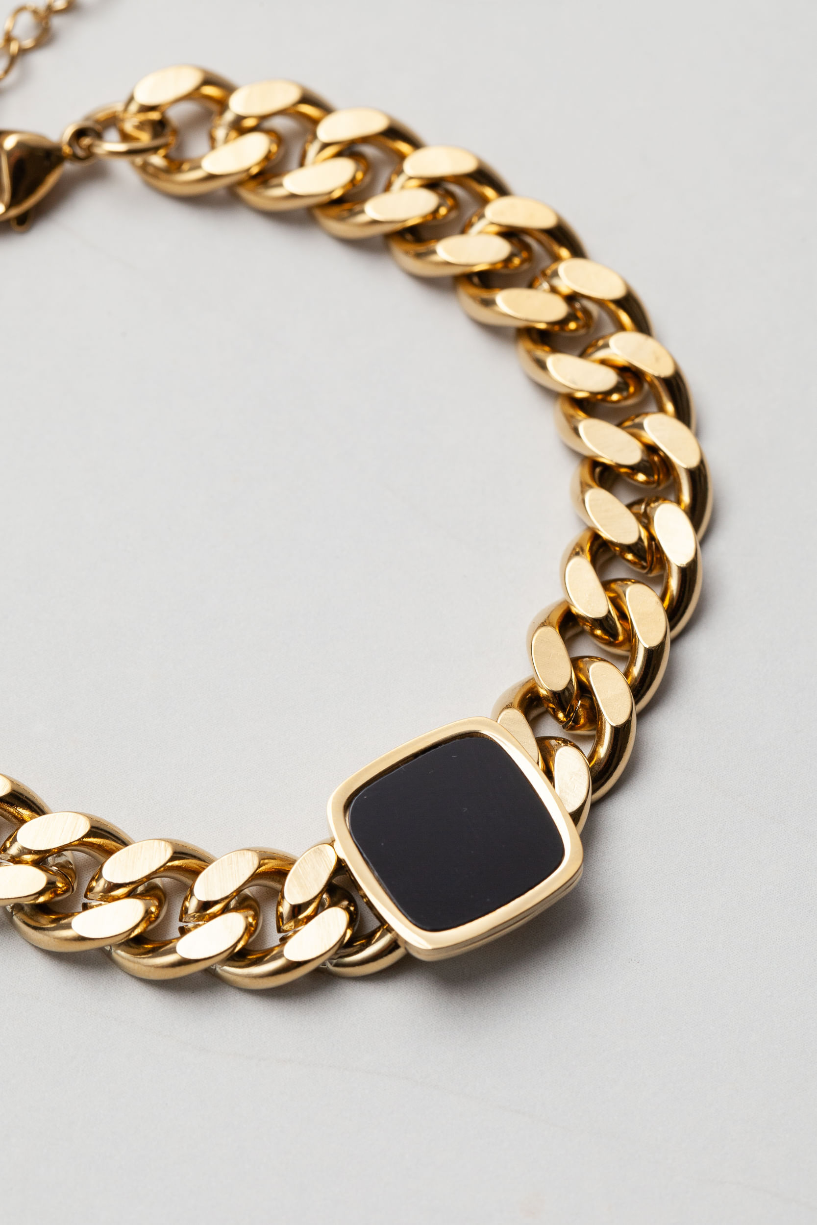 Pulseira Elegante Detalhe Quadrado DOURADO Pulseira Elegante Detalhe Quadrado DOURADO