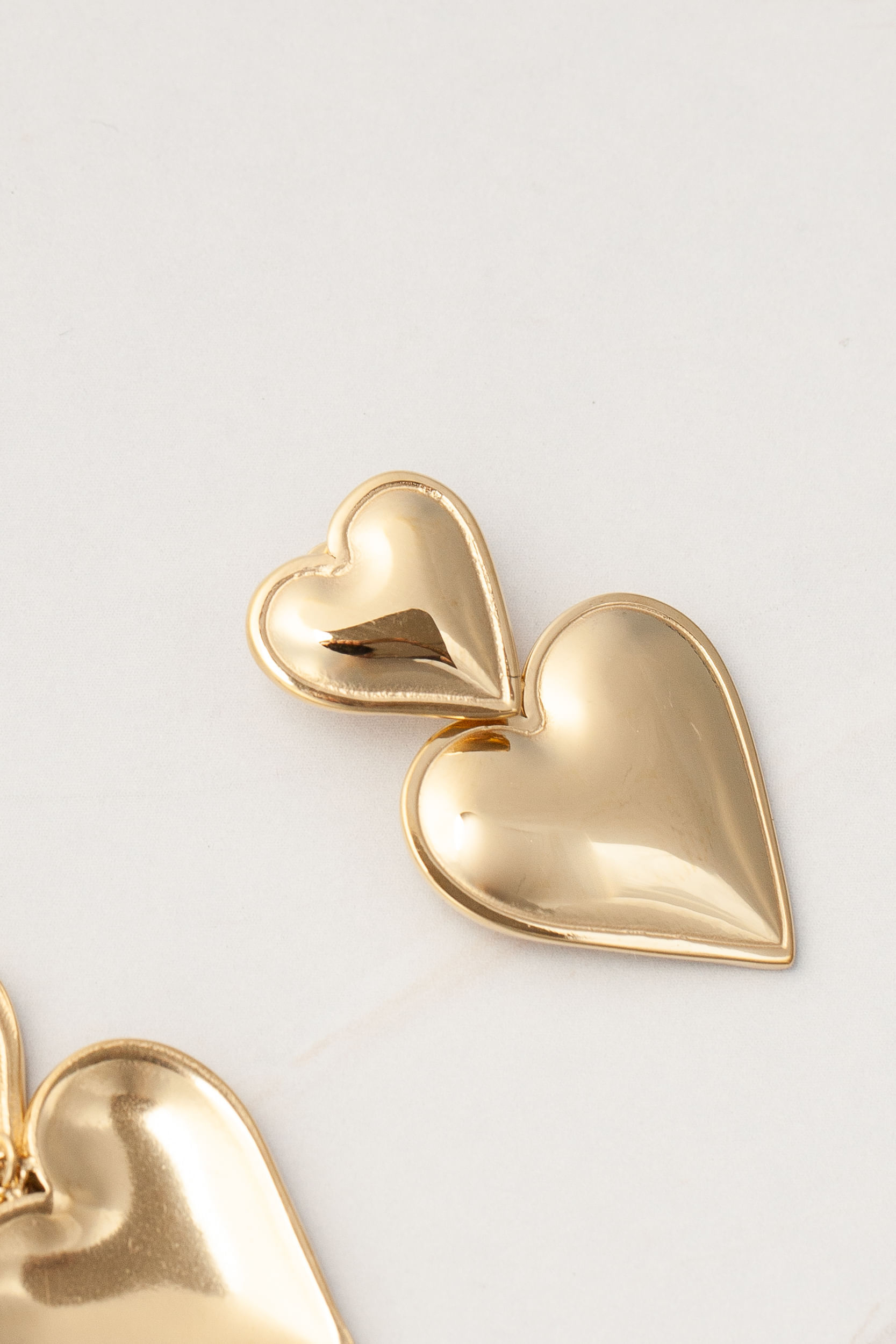 Brinco Pingente Coração
DOURADO Brinco Pingente Coração
DOURADO